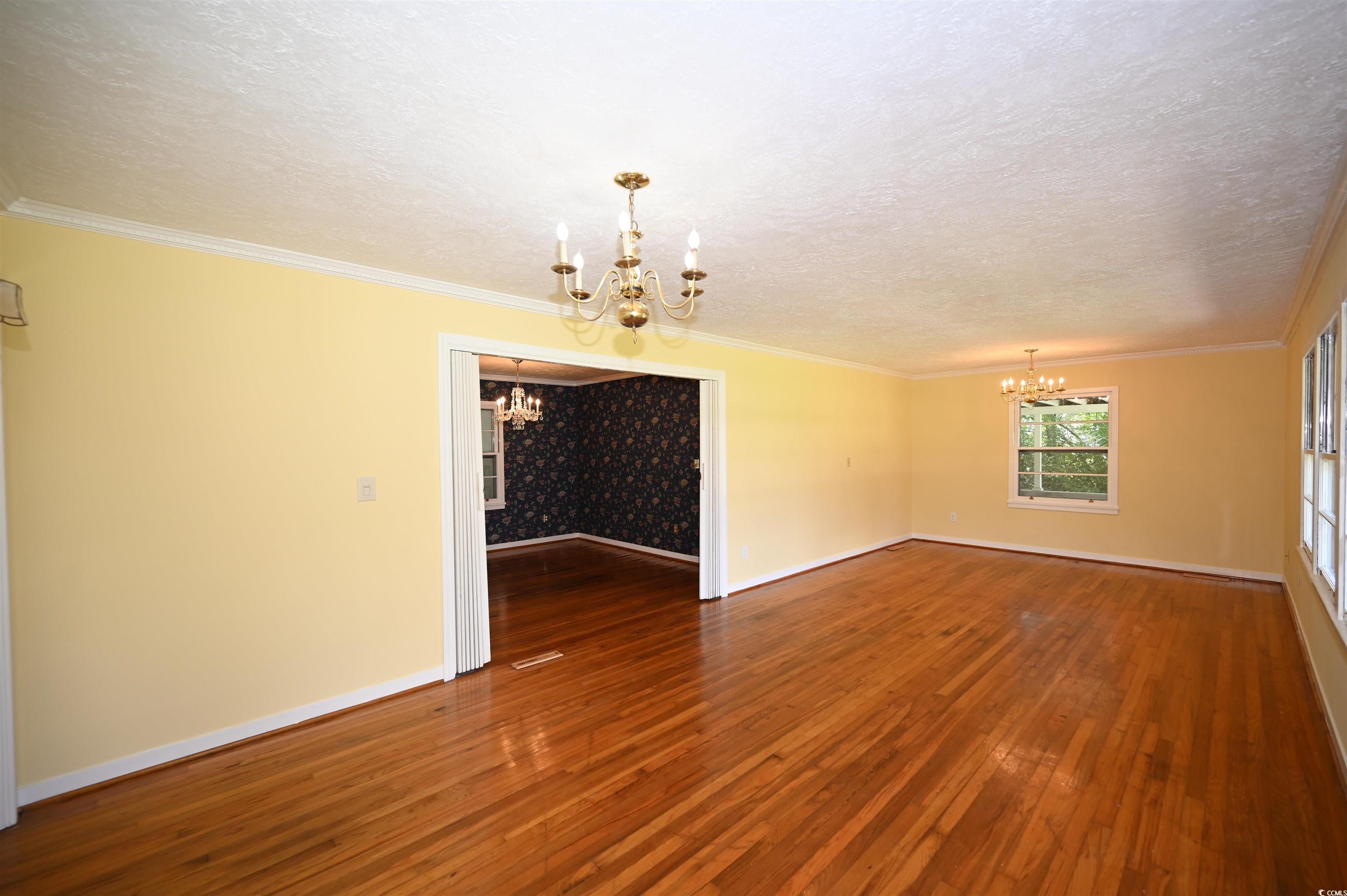 221 Pine St. Property Photo 2