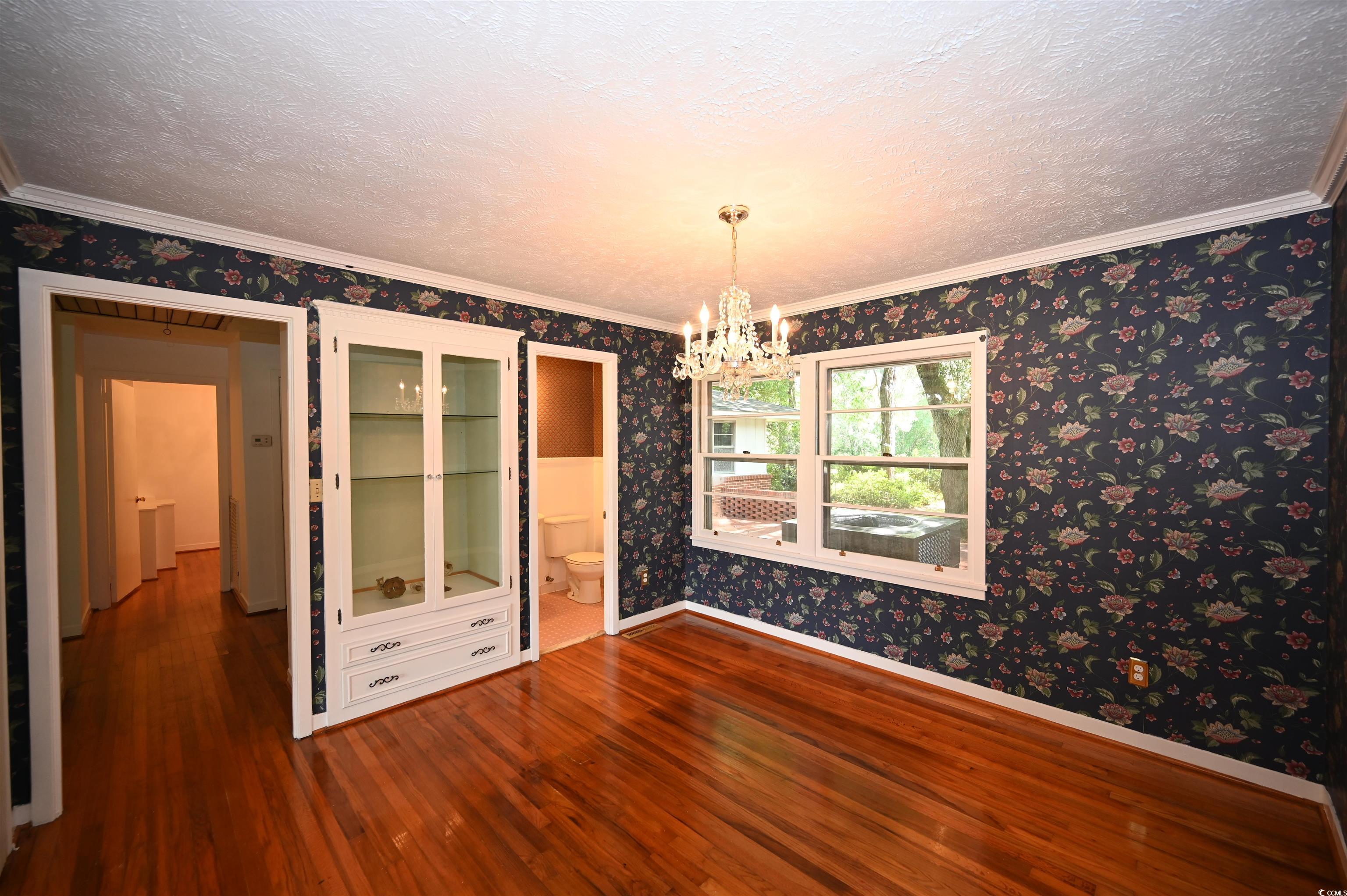 221 Pine St. Property Photo 5