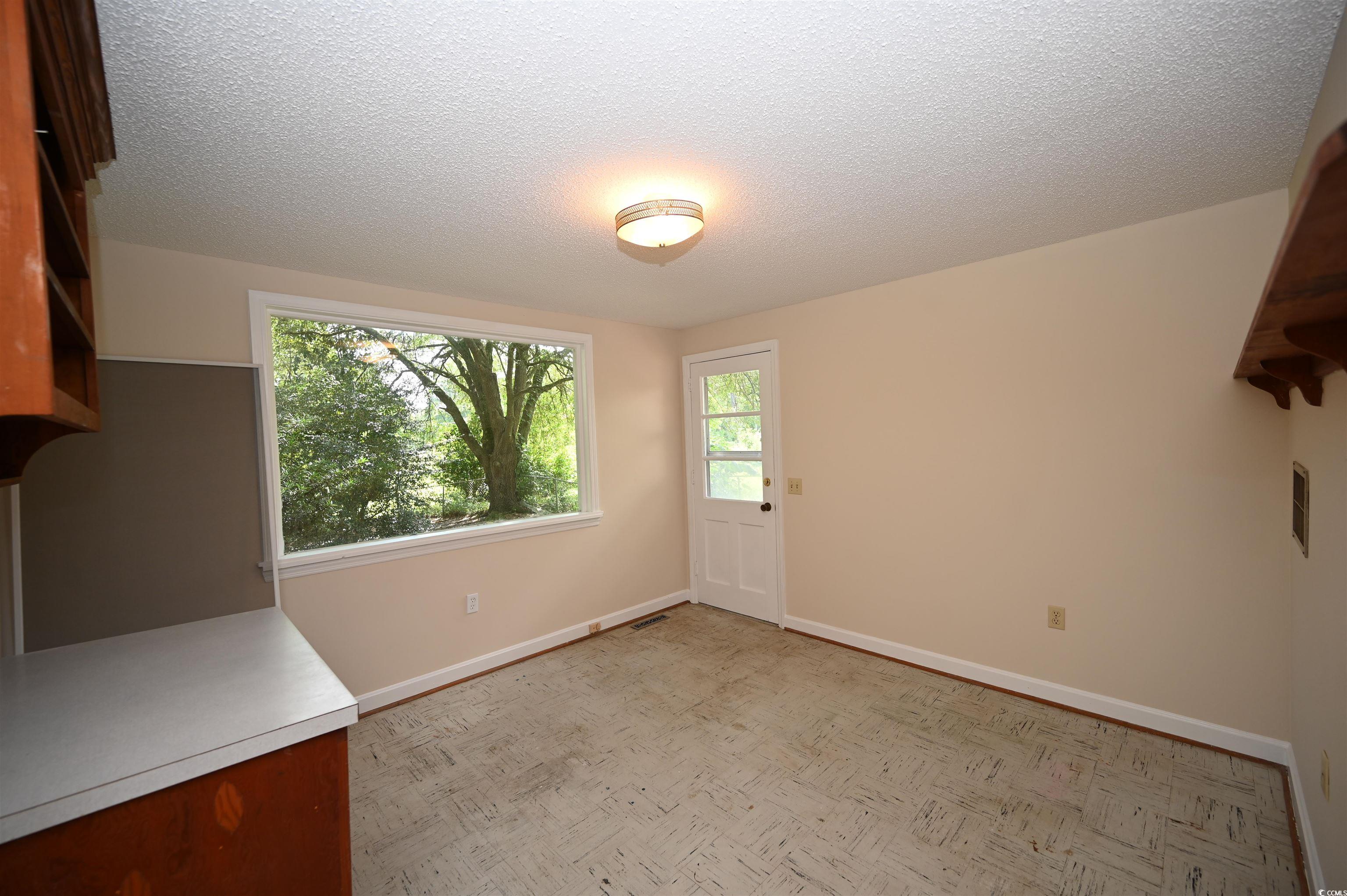 221 Pine St. Property Photo 13