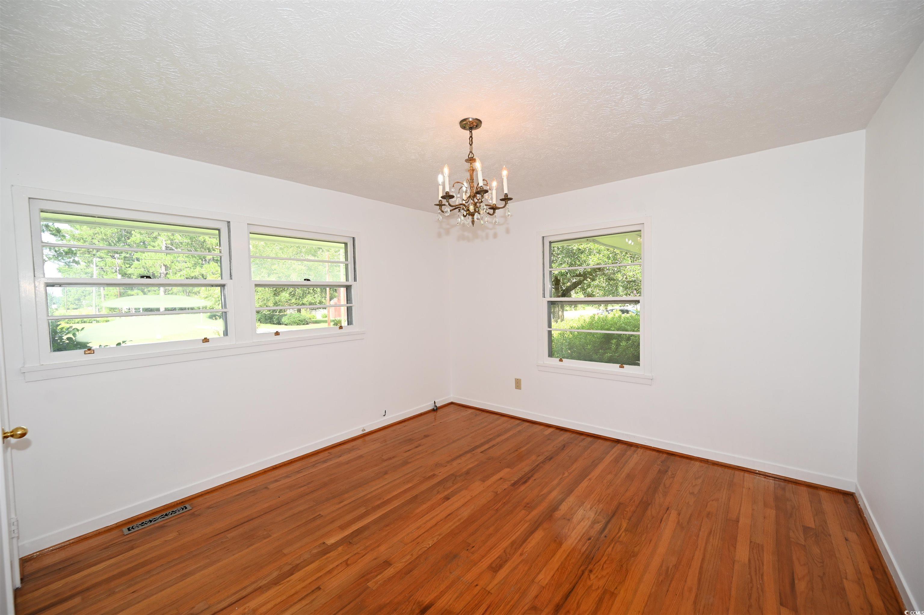 221 Pine St. Property Photo 18