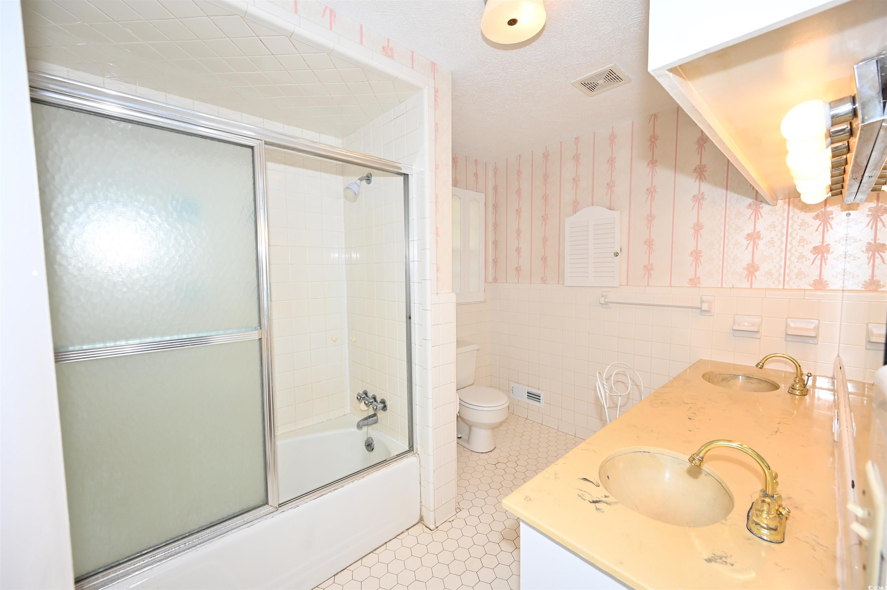 221 Pine St. Property Photo 22