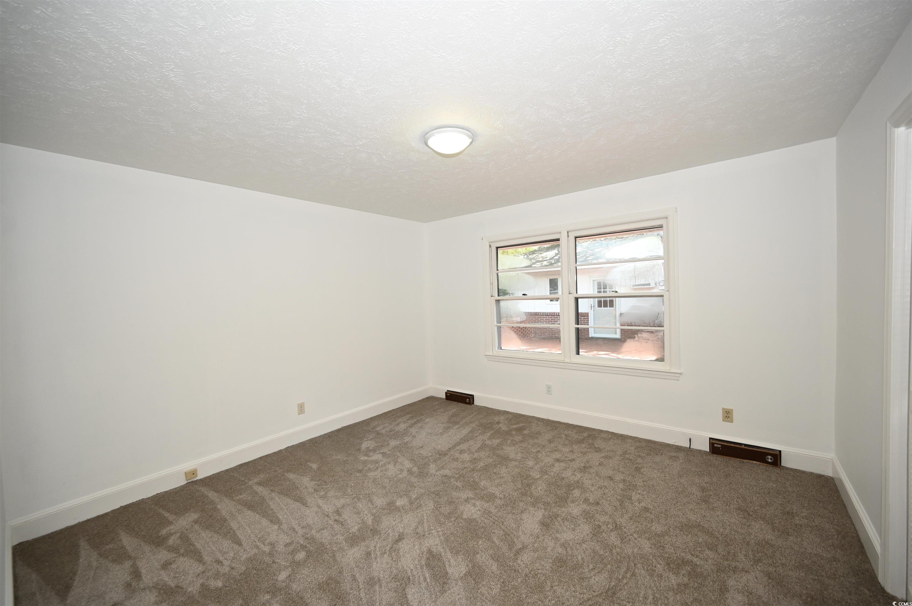 221 Pine St. Property Photo 24