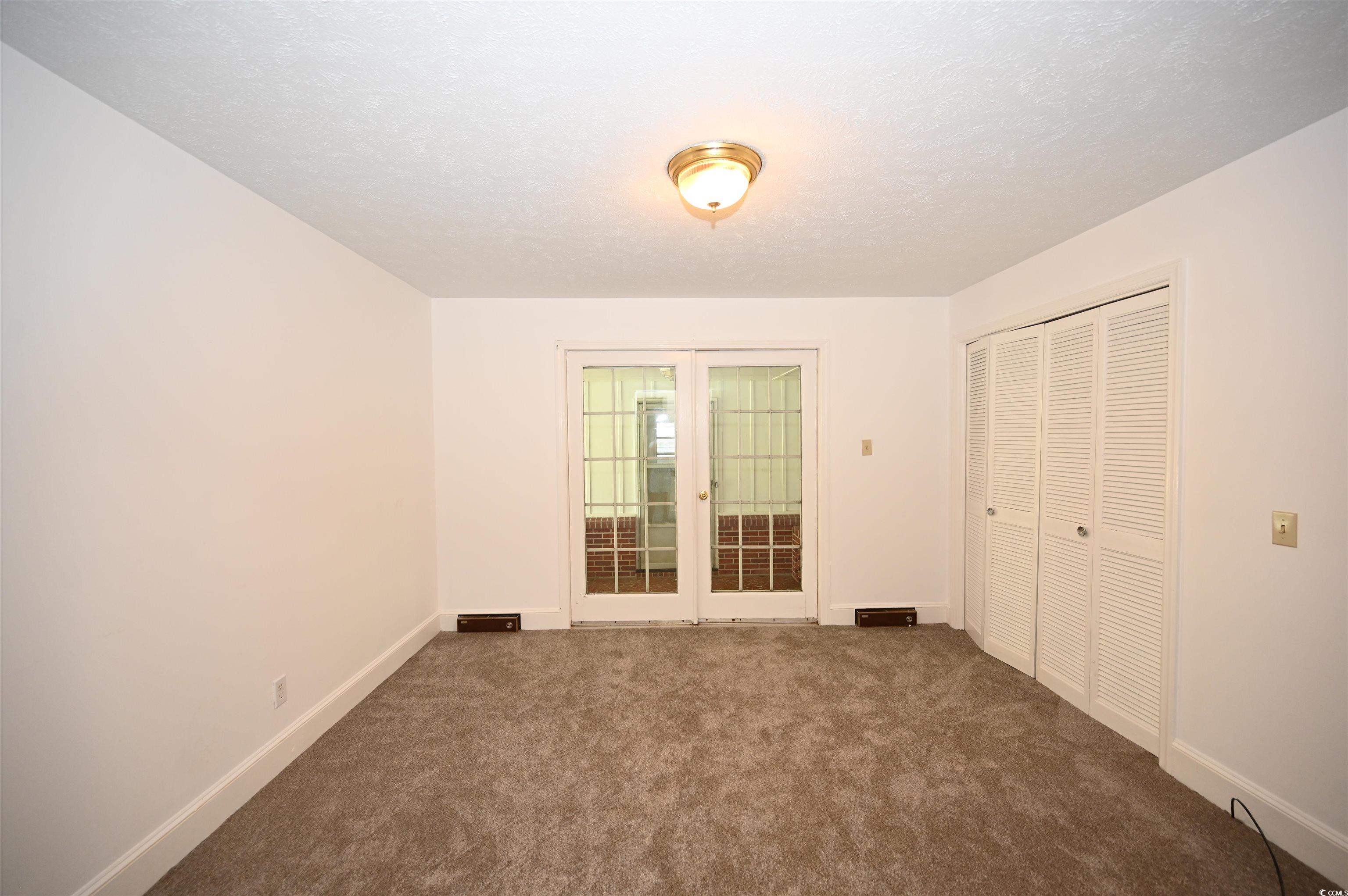 221 Pine St. Property Photo 25