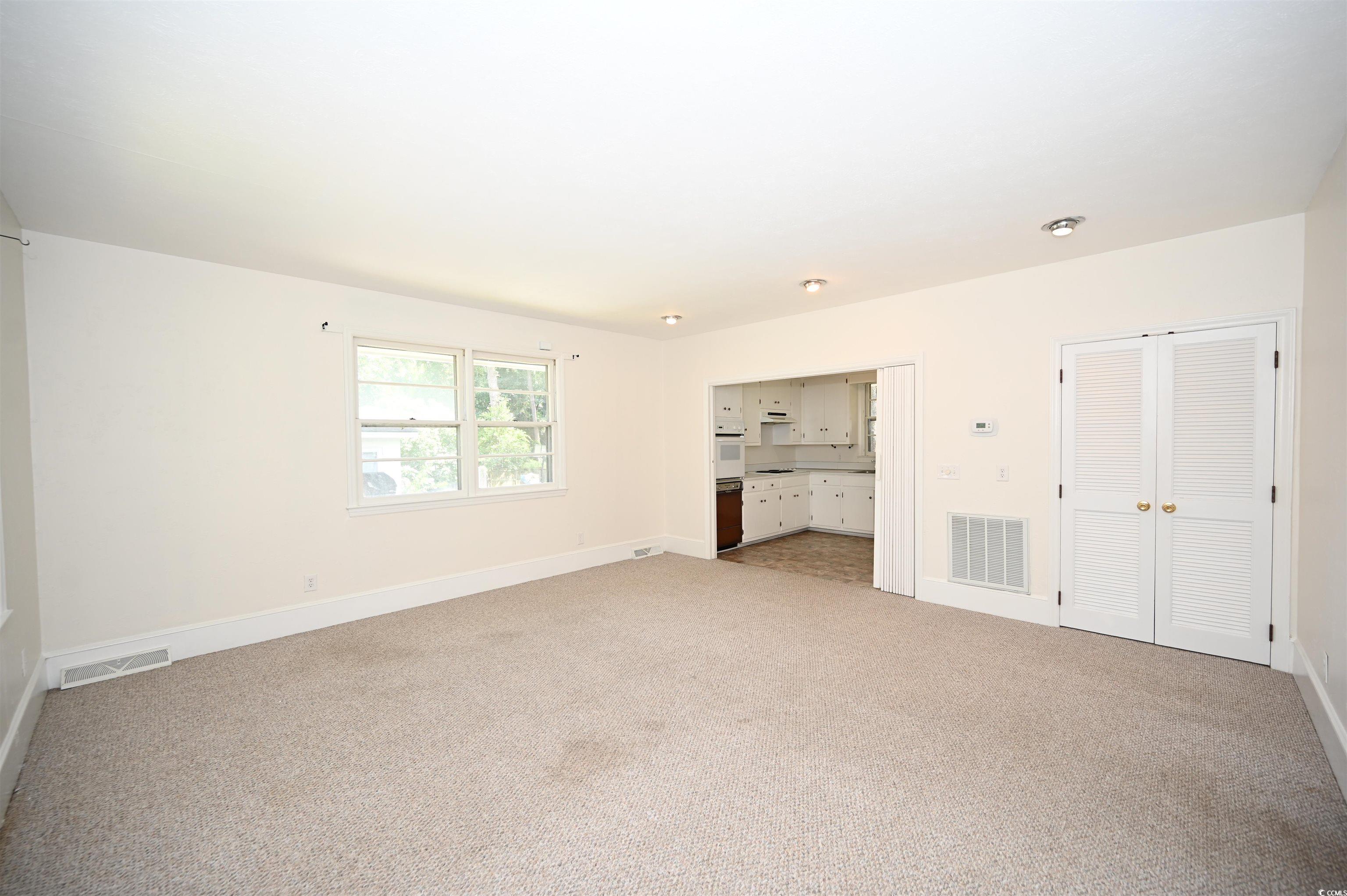 221 Pine St. Property Photo 27