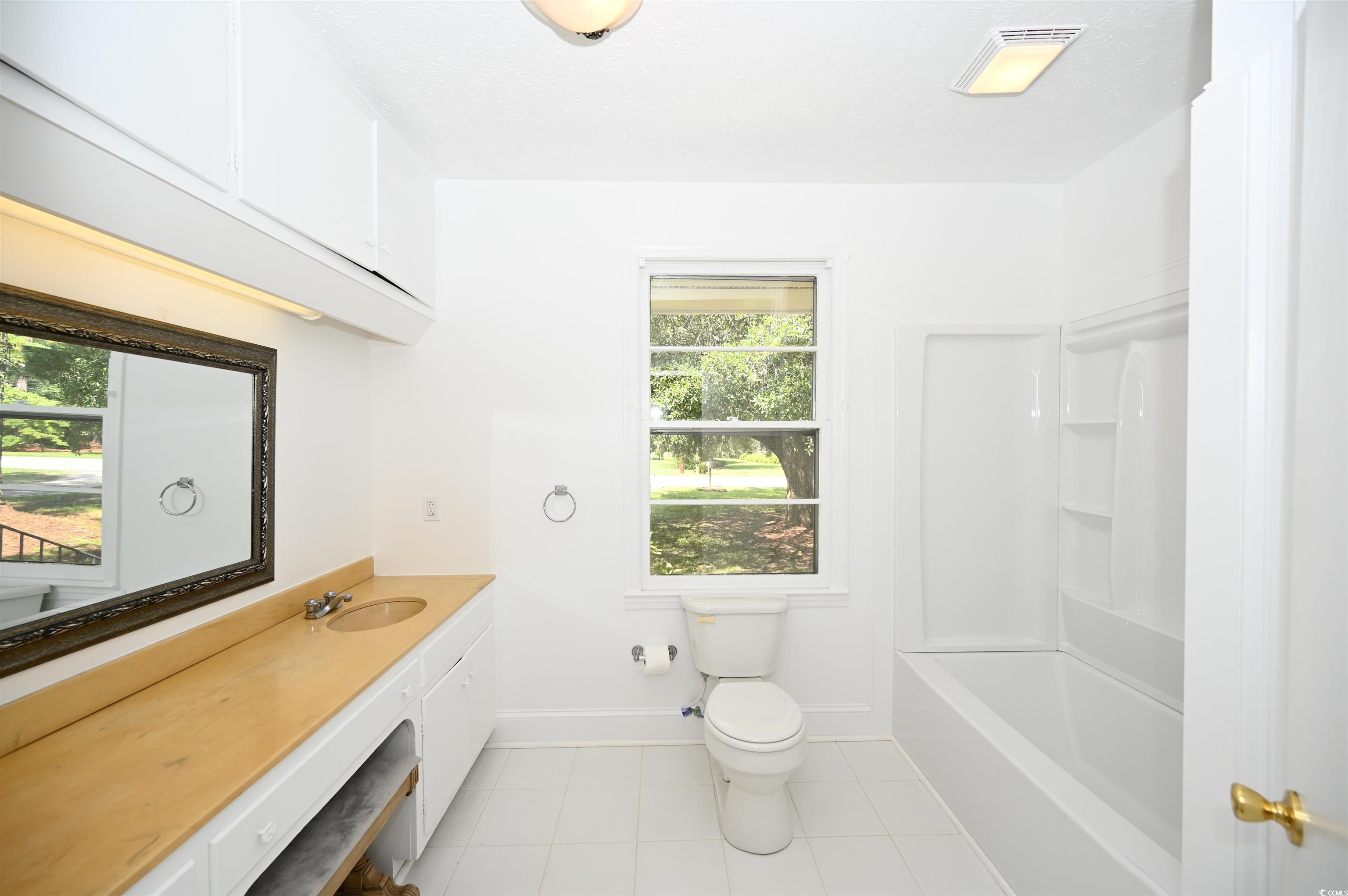 221 Pine St. Property Photo 31