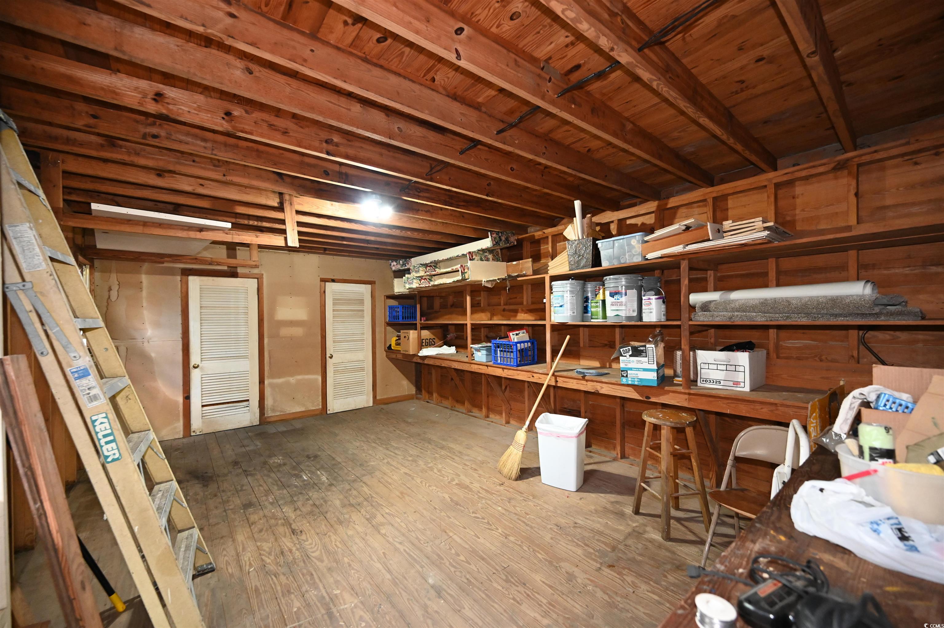 221 Pine St. Property Photo 37