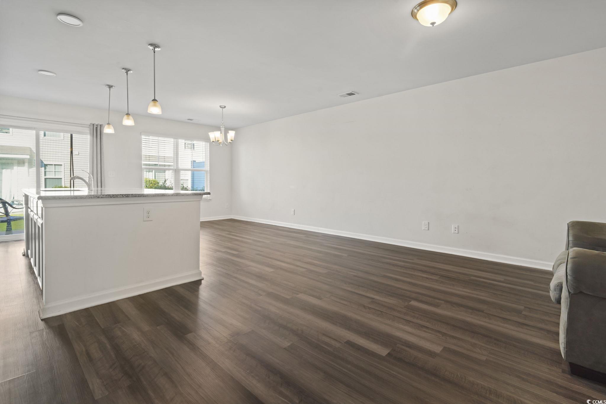 1117 Fairway Ln. Property Photo 3