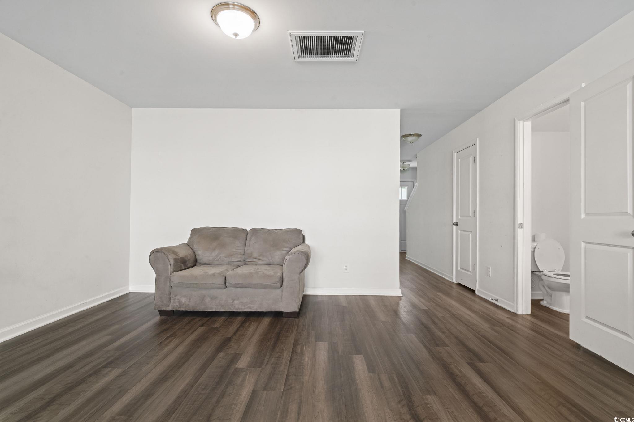 1117 Fairway Ln. Property Photo 4