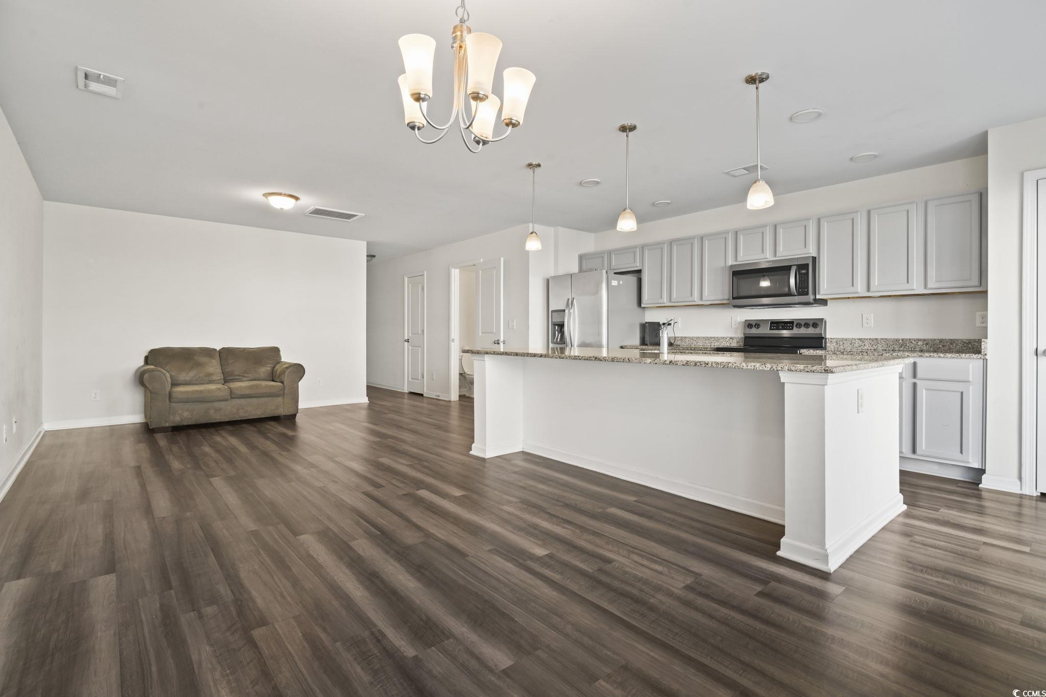 1117 Fairway Ln. Property Photo 5