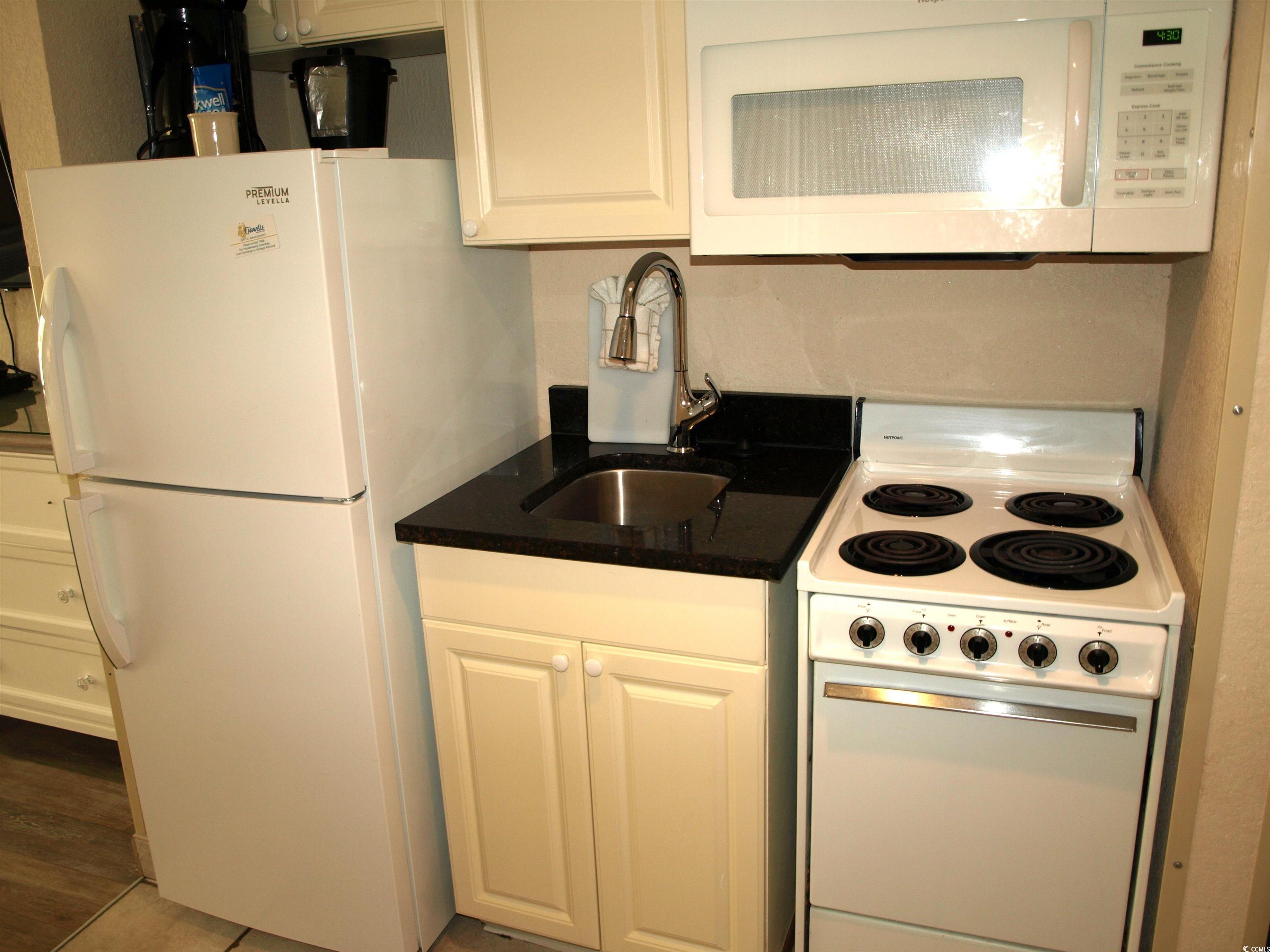 7000 Ocean Blvd. N Property Photo 2