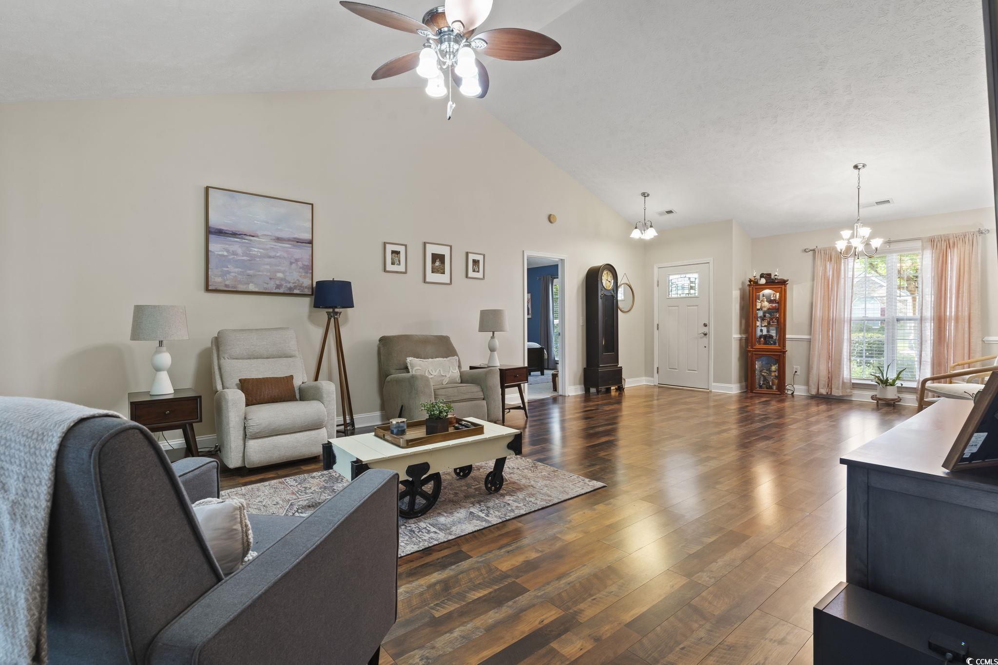 188 Governors Loop Property Photo 4