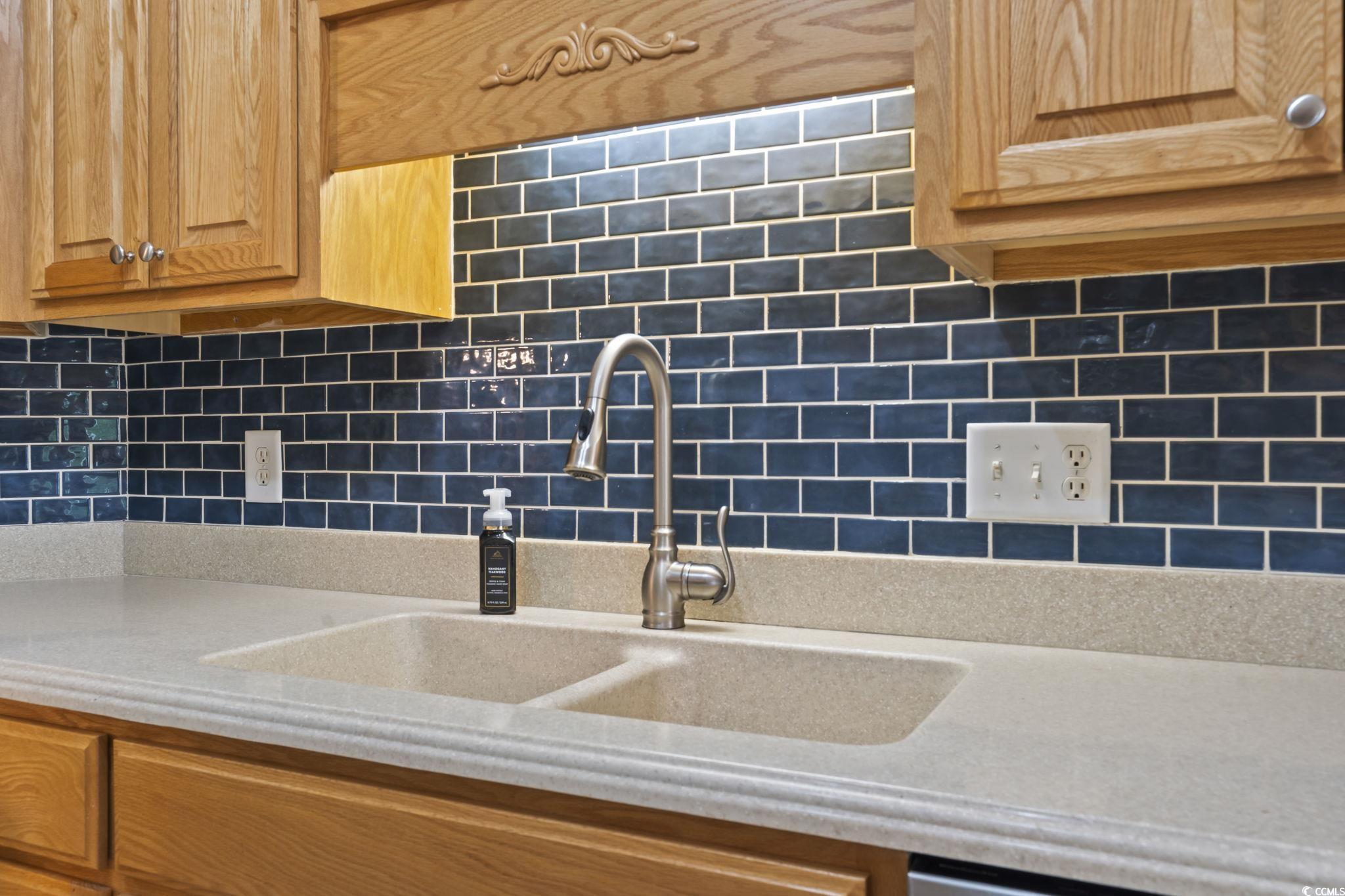 188 Governors Loop Property Photo 12