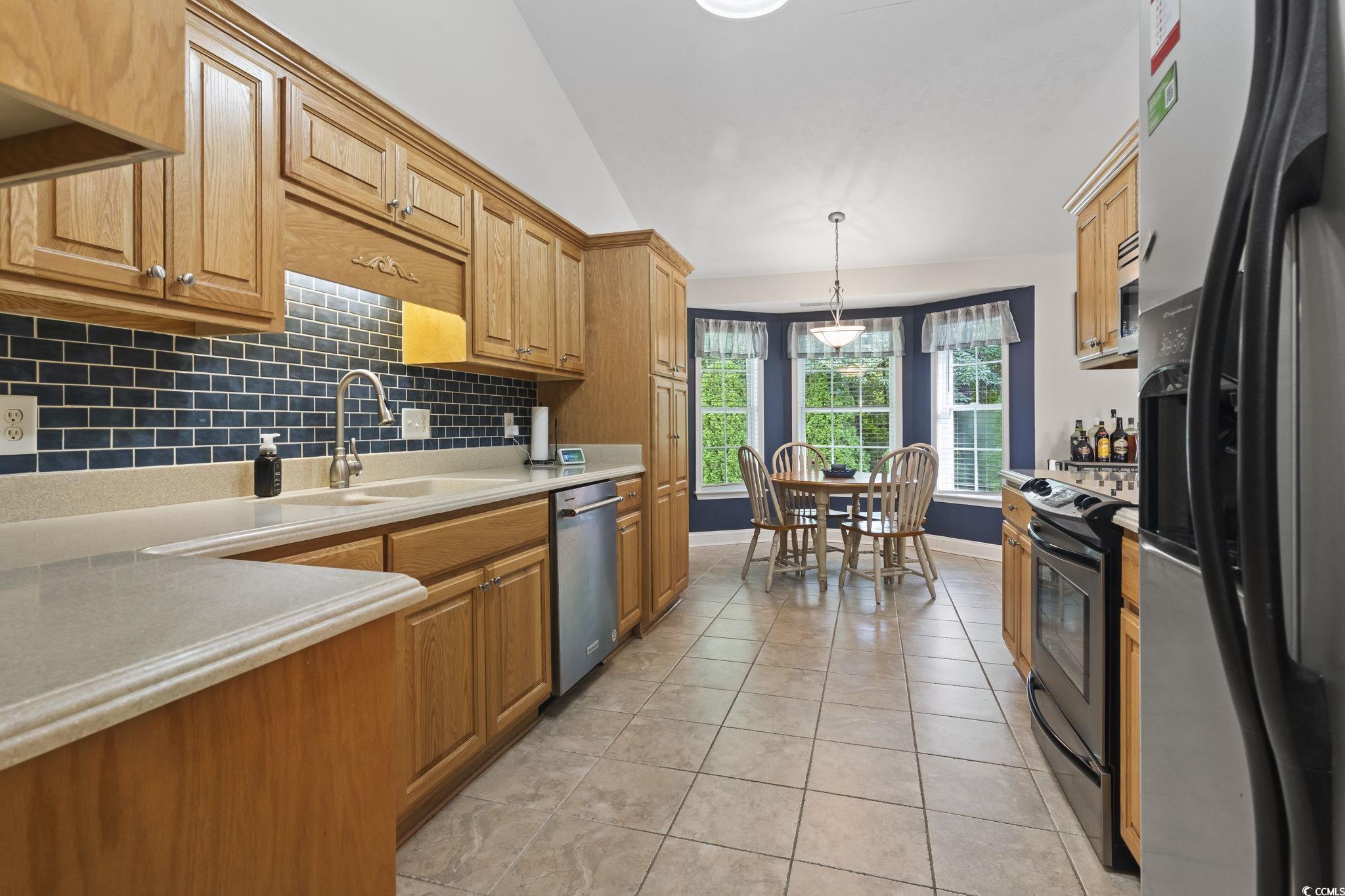 188 Governors Loop Property Photo 15