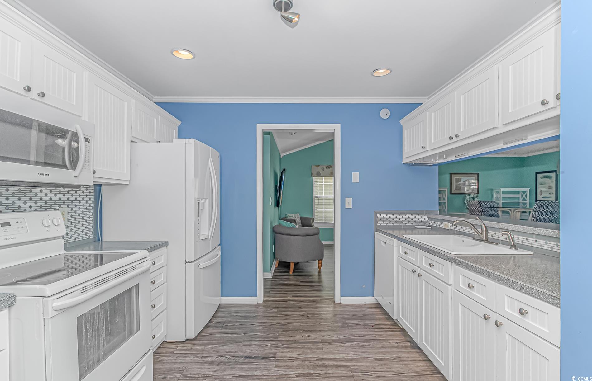 4417 Barcelona Ln. Property Photo 7