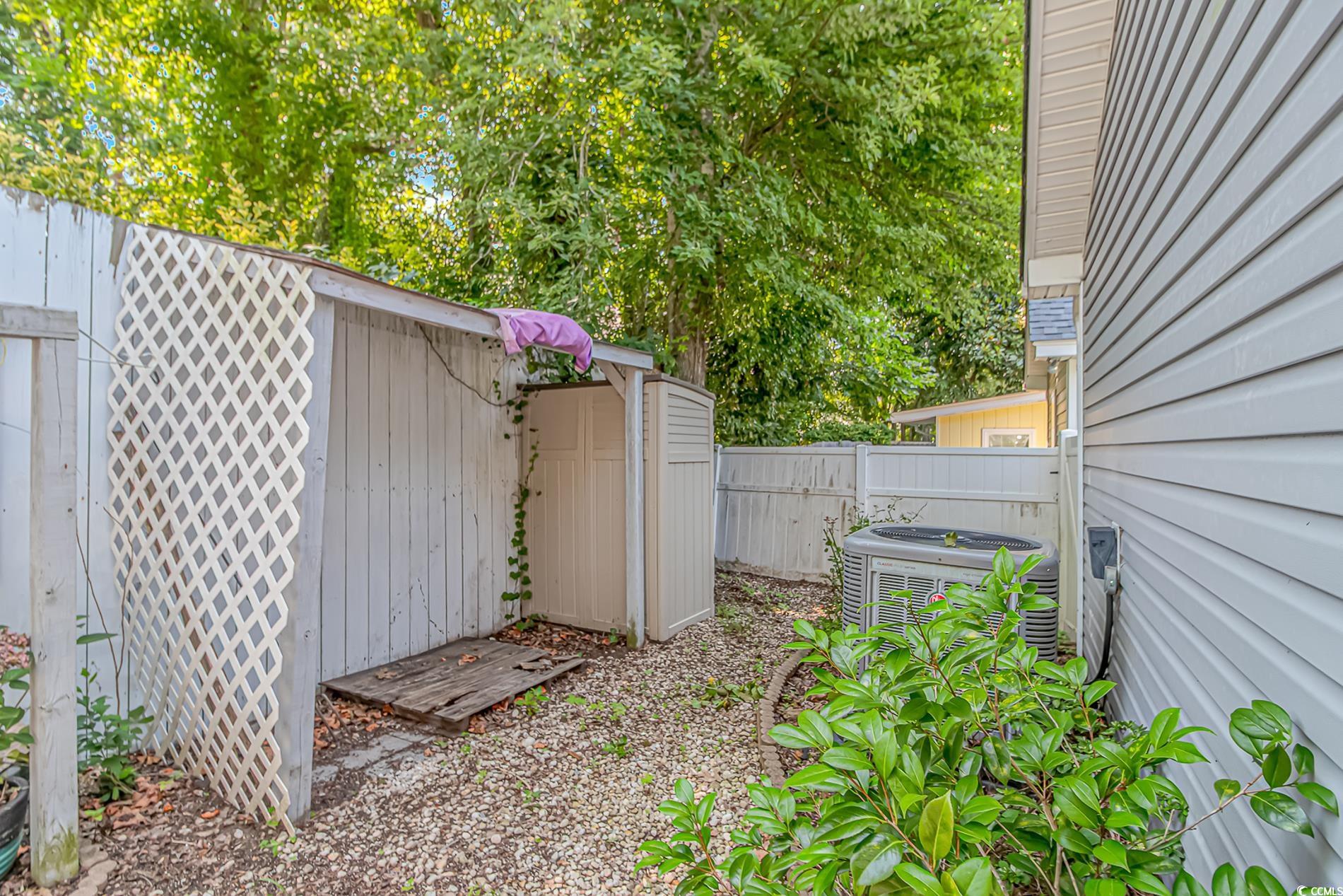 4417 Barcelona Ln. Property Photo 32