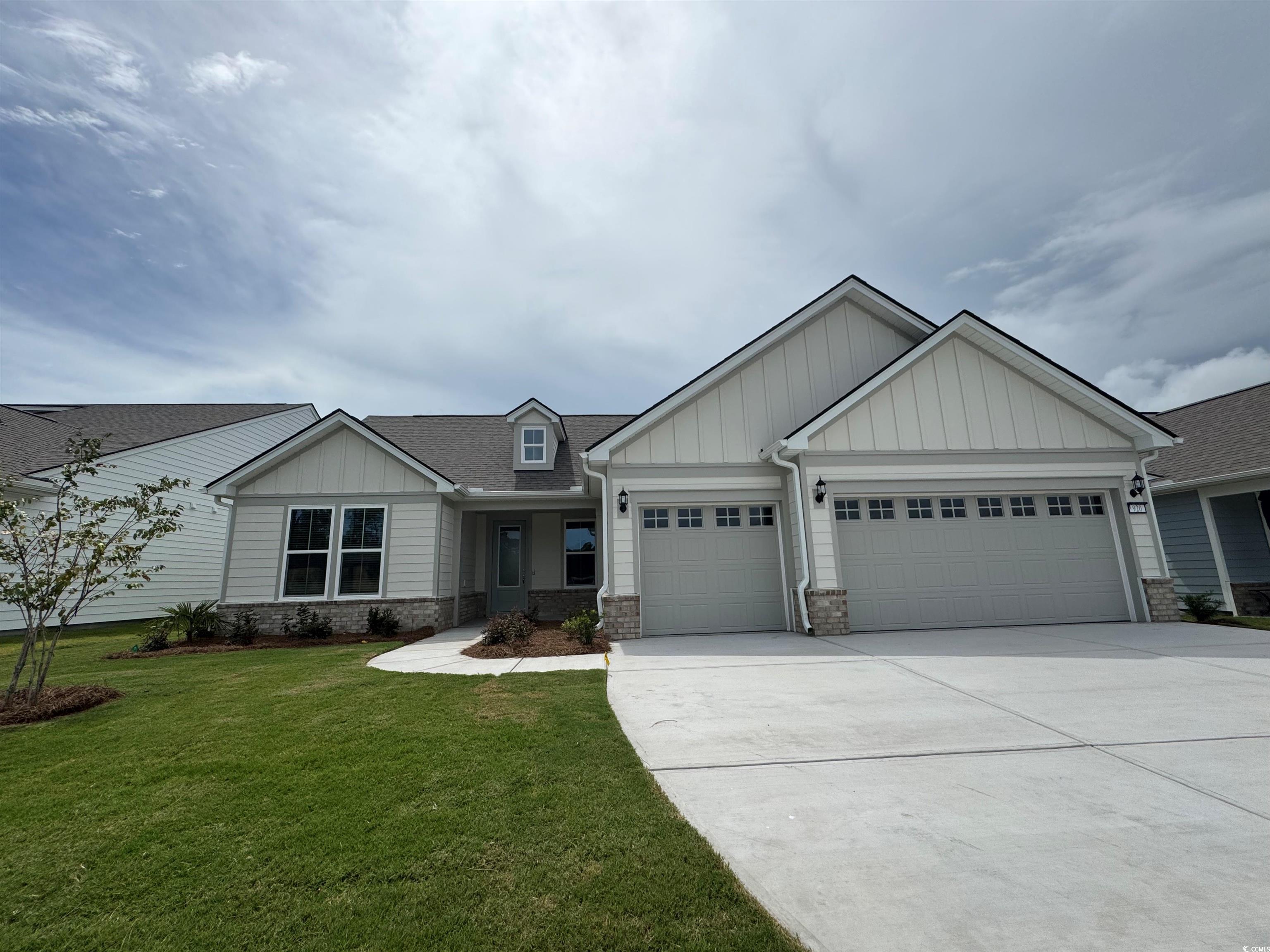 920 Lady Bird Way Property Photo 1