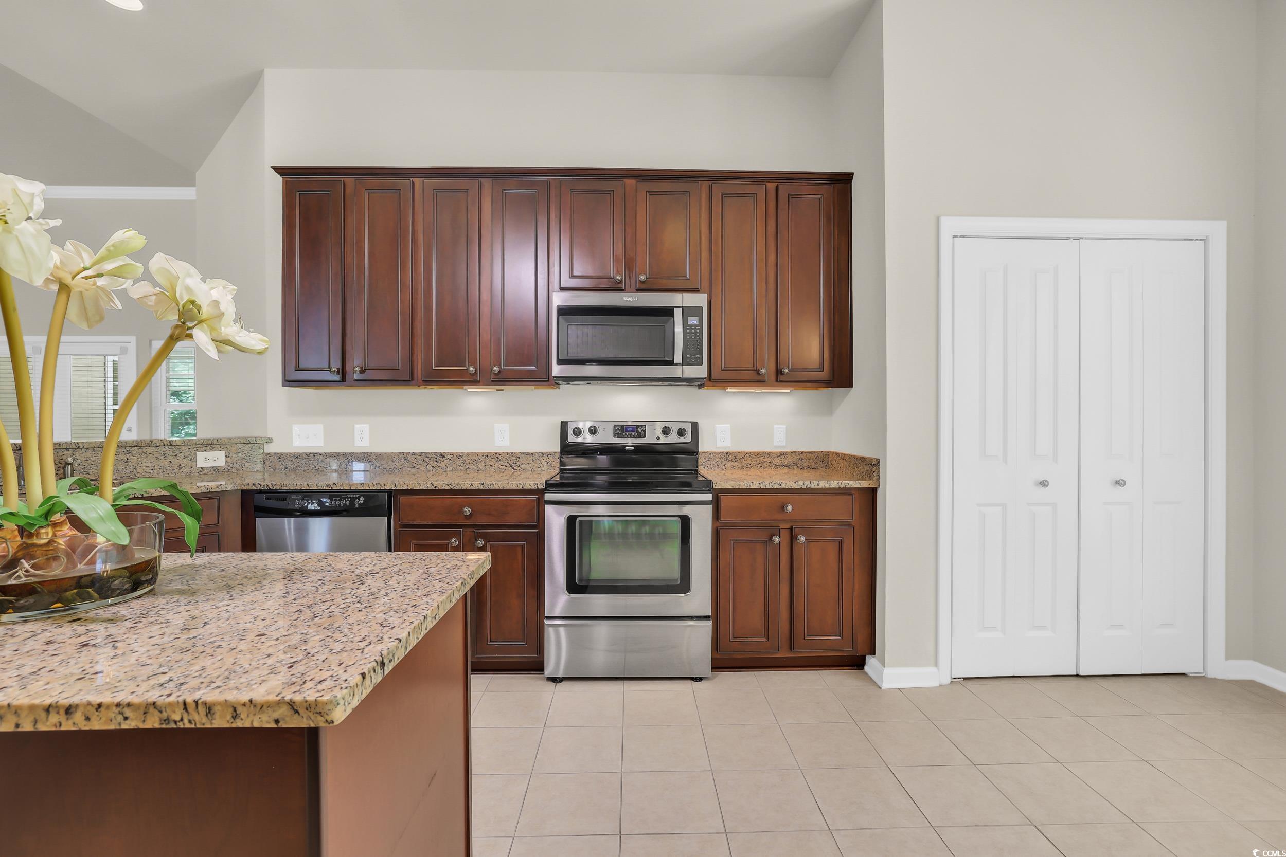 9 Grovecrest Dr. Property Photo 17