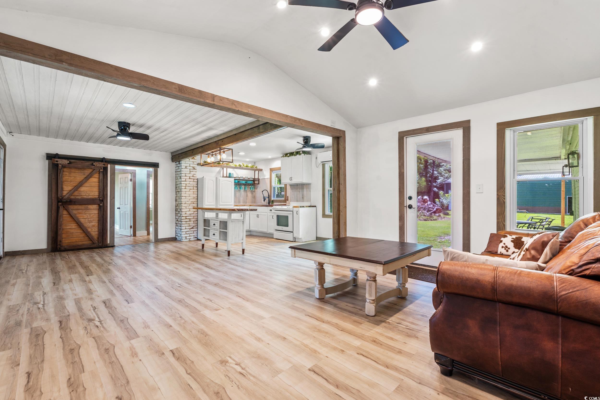 3974 North Fraser St. Property Photo 2