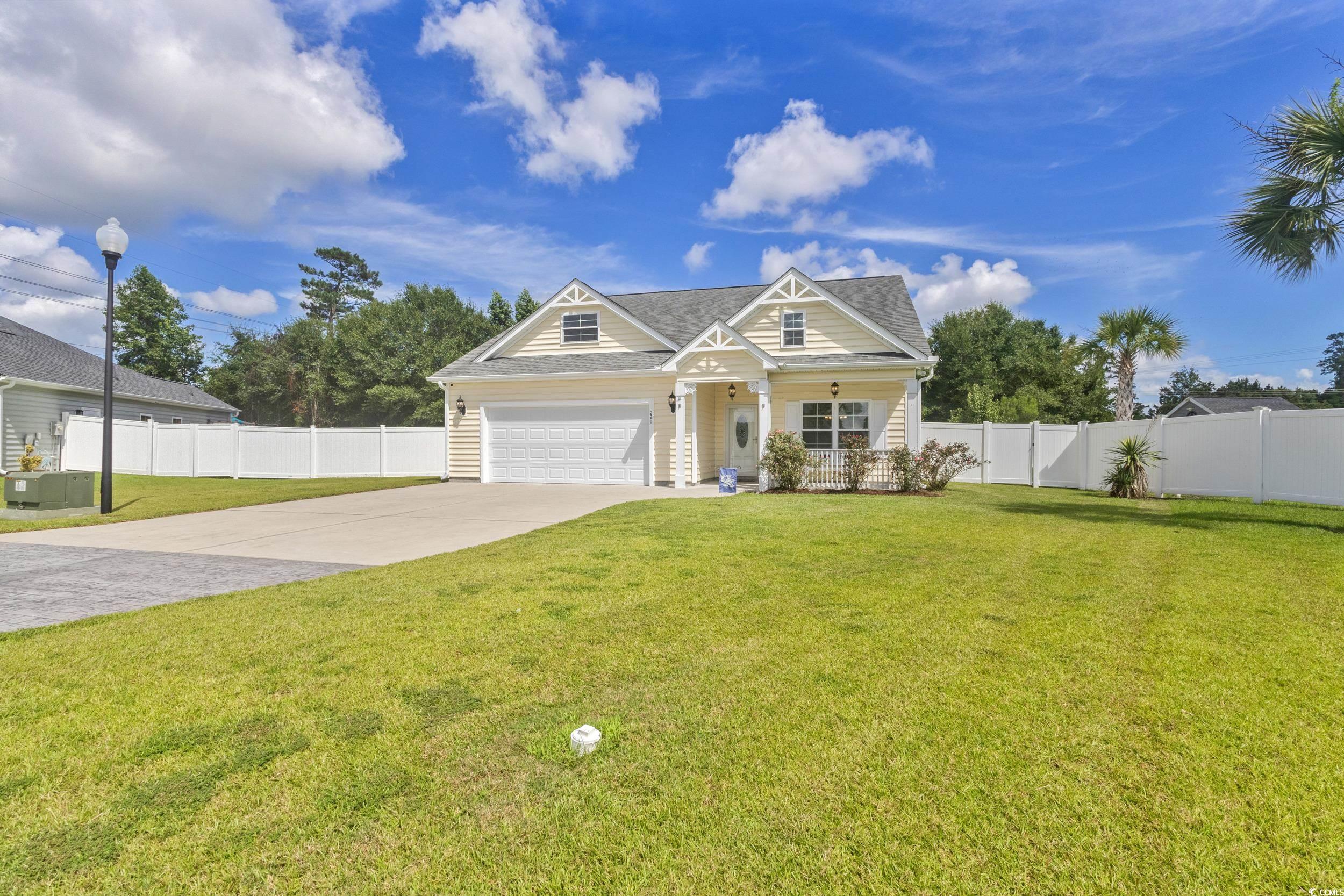 221 Maple Oak Dr. Property Photo 1