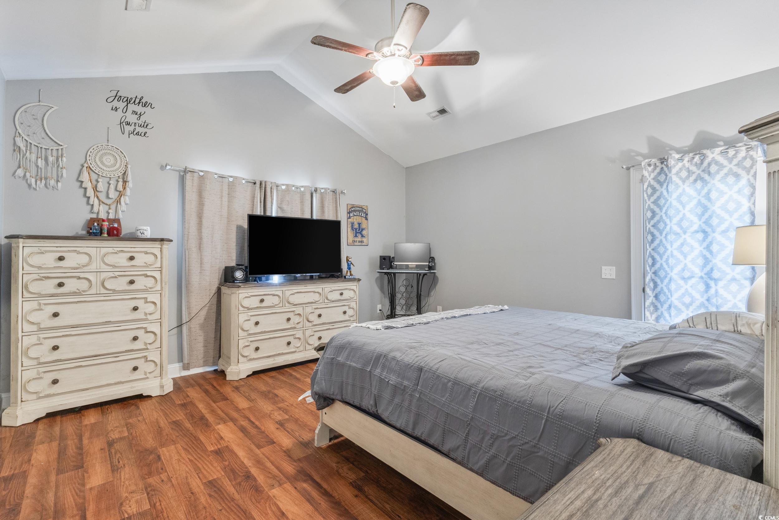 221 Maple Oak Dr. Property Photo 5