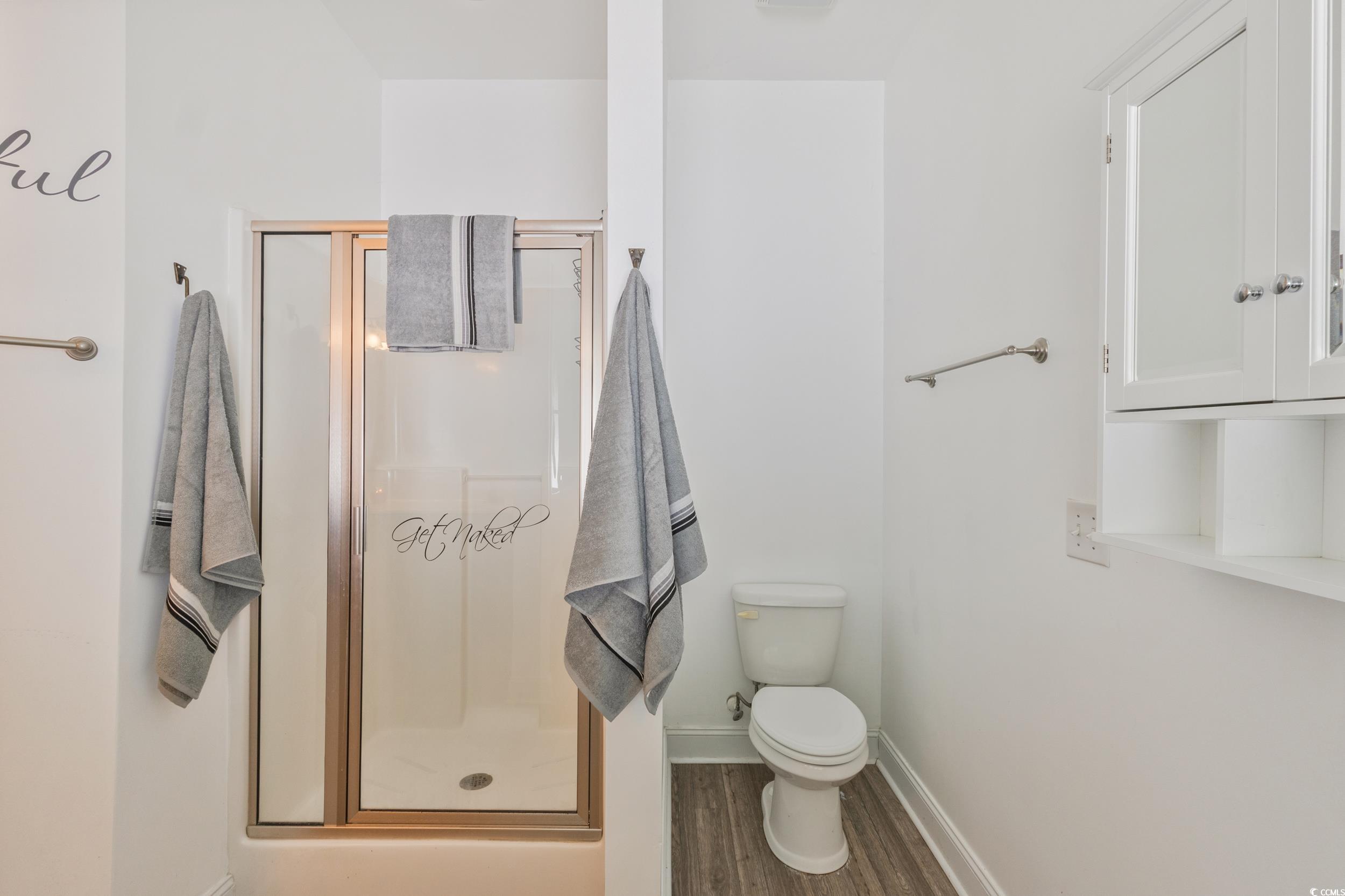 221 Maple Oak Dr. Property Photo 6