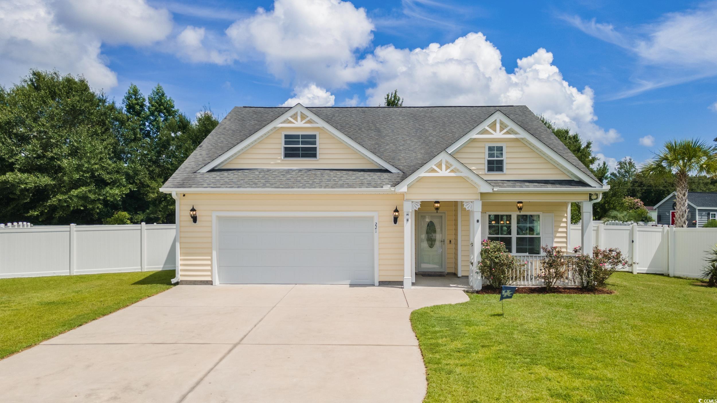 221 Maple Oak Dr. Property Photo 8