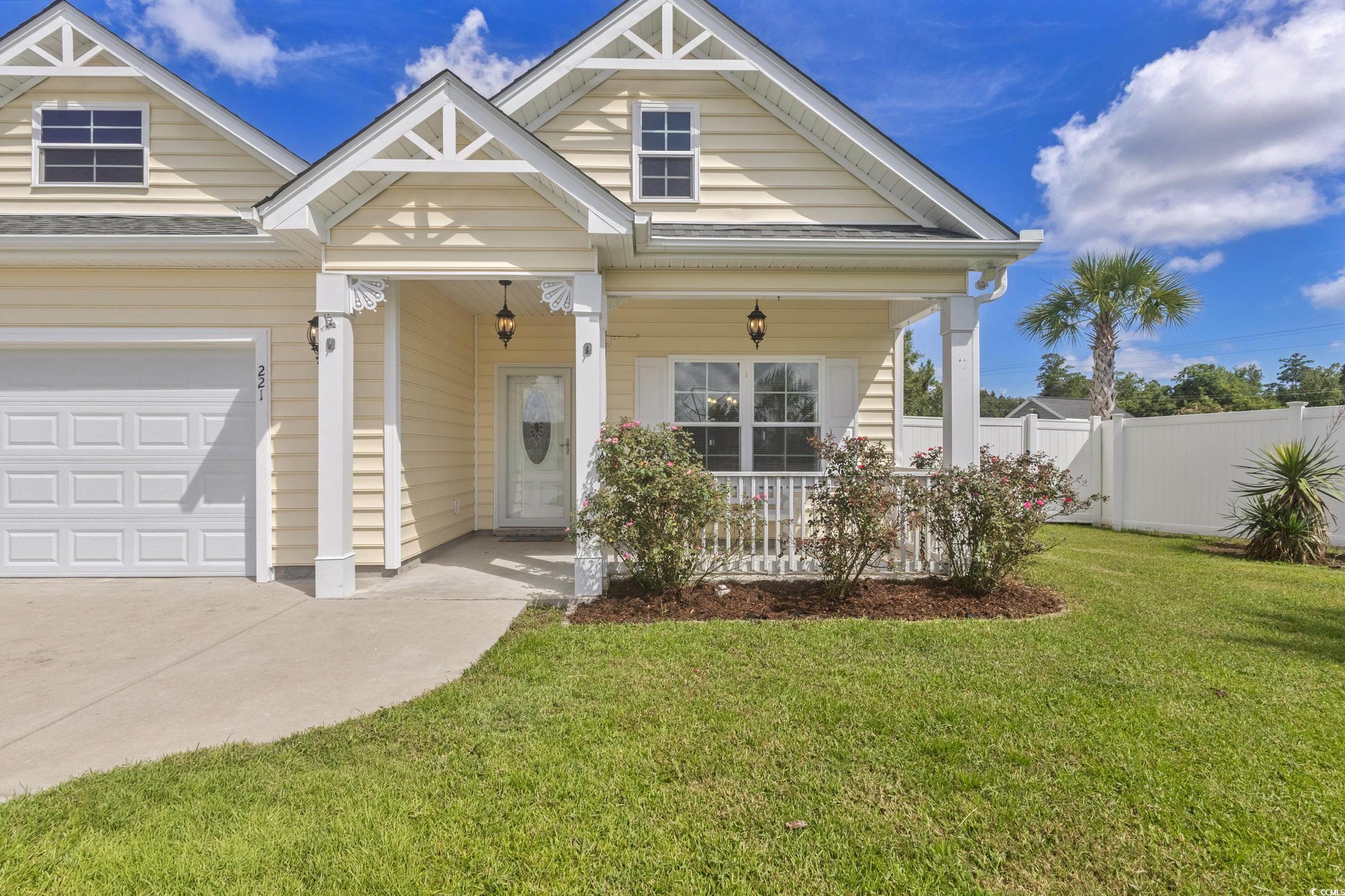 221 Maple Oak Dr. Property Photo 9