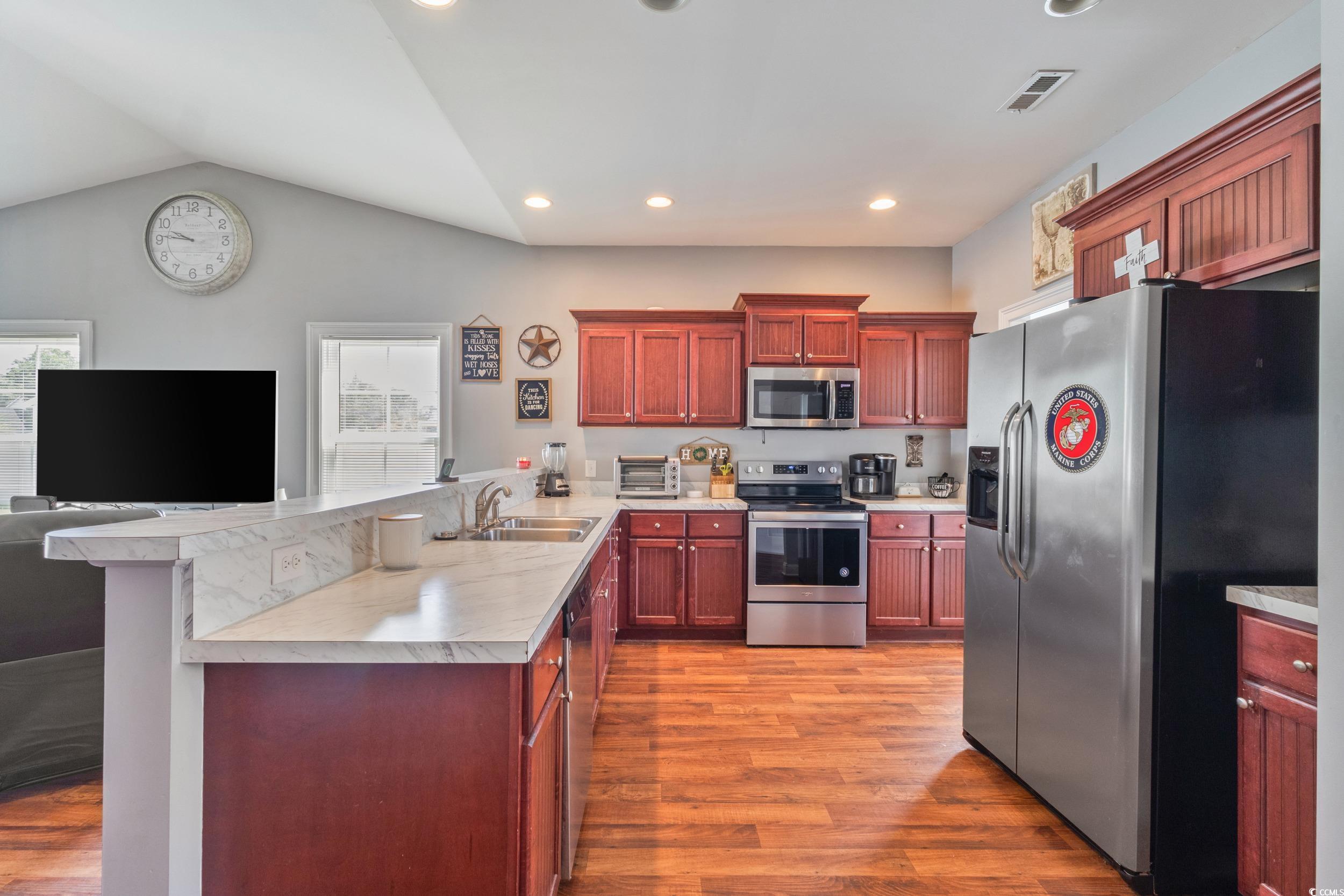 221 Maple Oak Dr. Property Photo 14