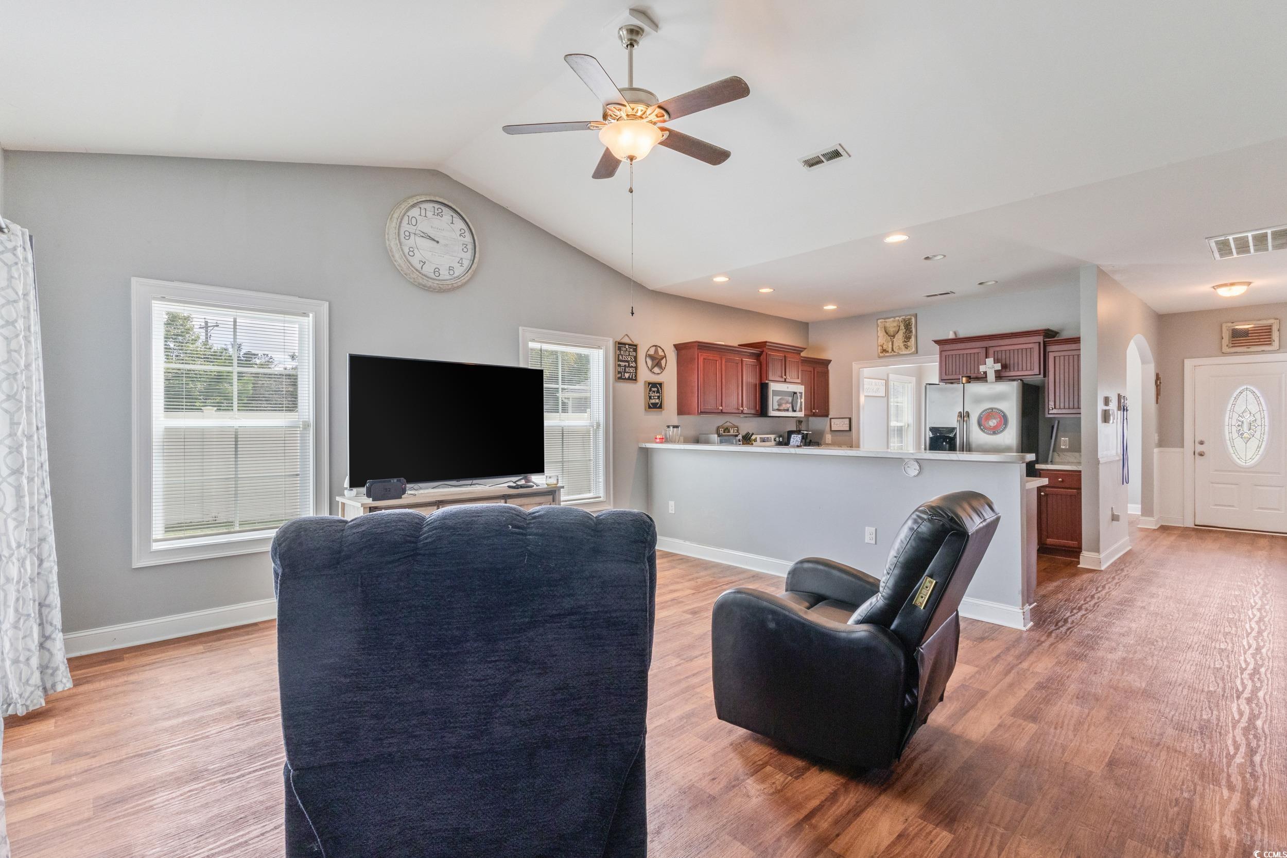 221 Maple Oak Dr. Property Photo 15