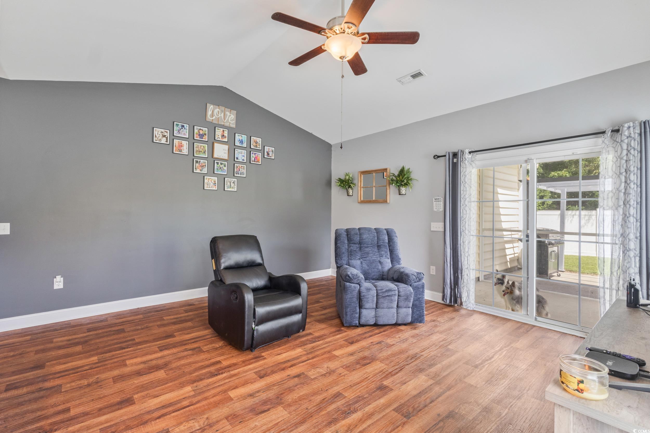 221 Maple Oak Dr. Property Photo 16