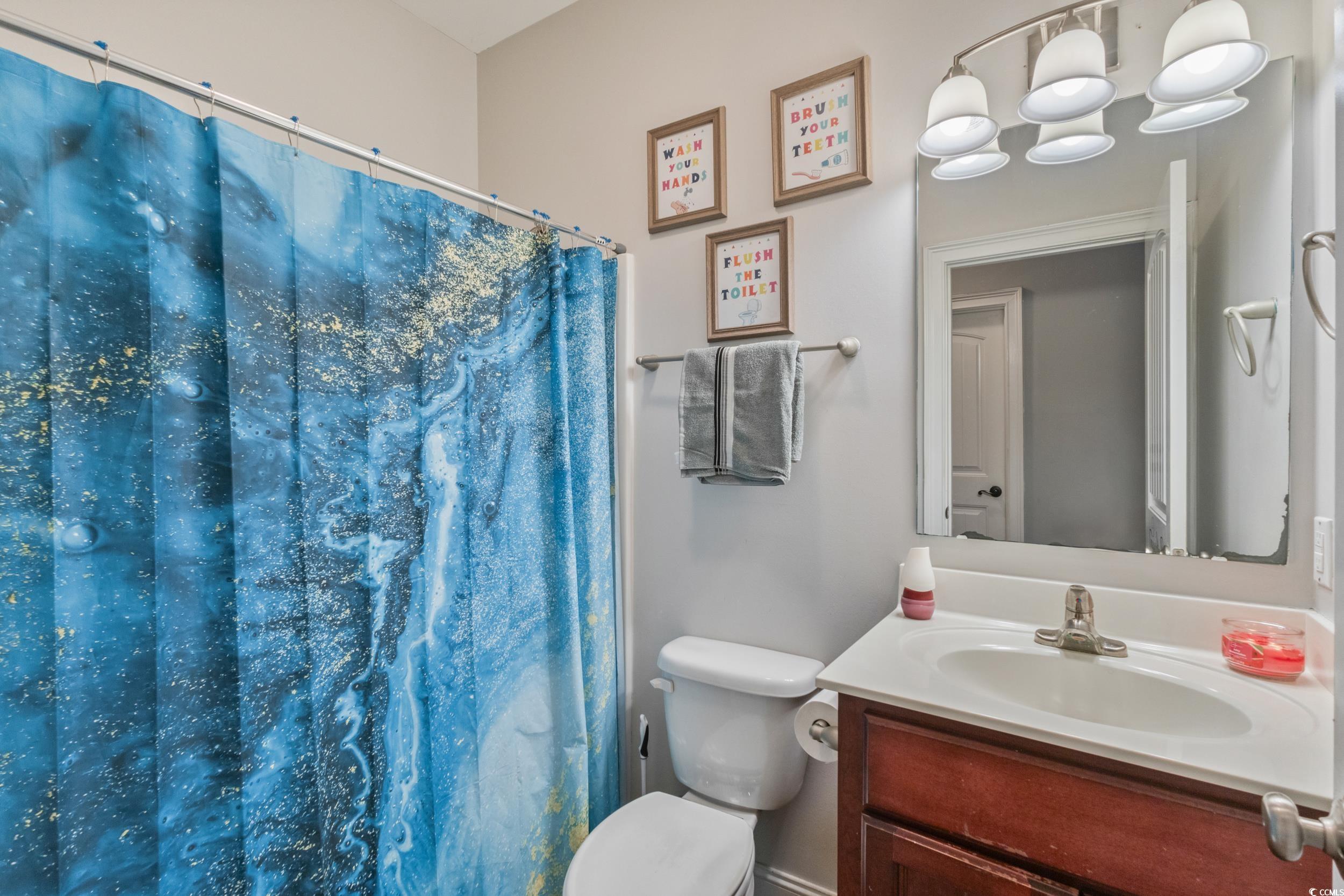 221 Maple Oak Dr. Property Photo 17