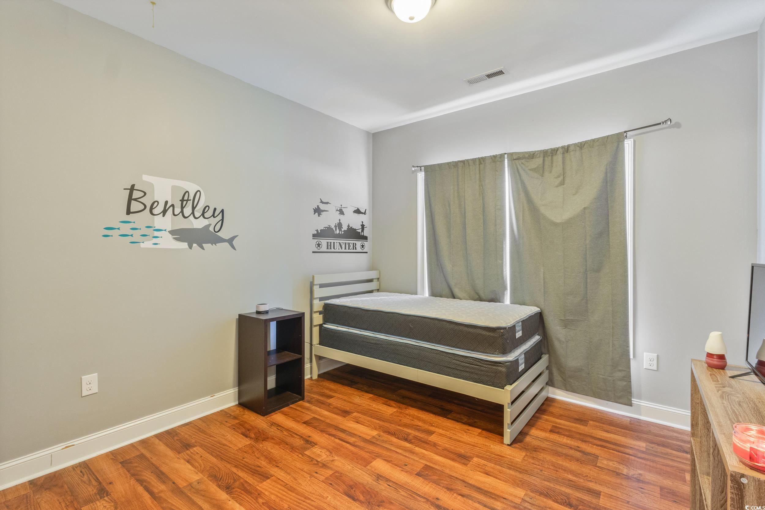 221 Maple Oak Dr. Property Photo 18