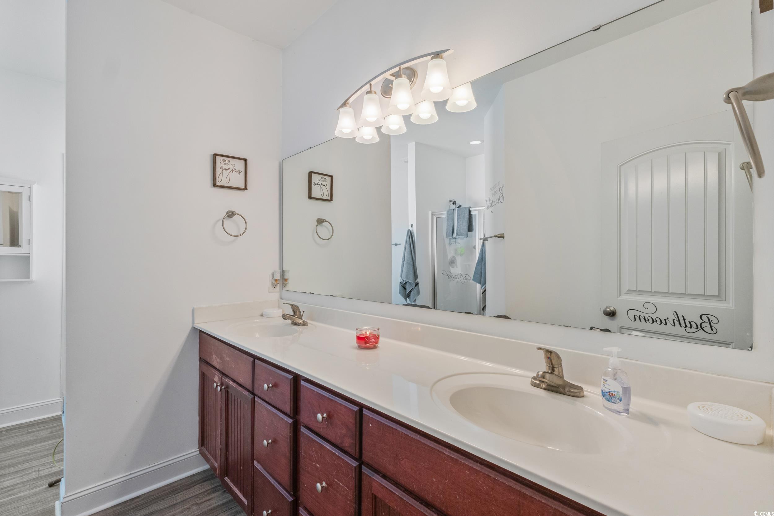 221 Maple Oak Dr. Property Photo 20