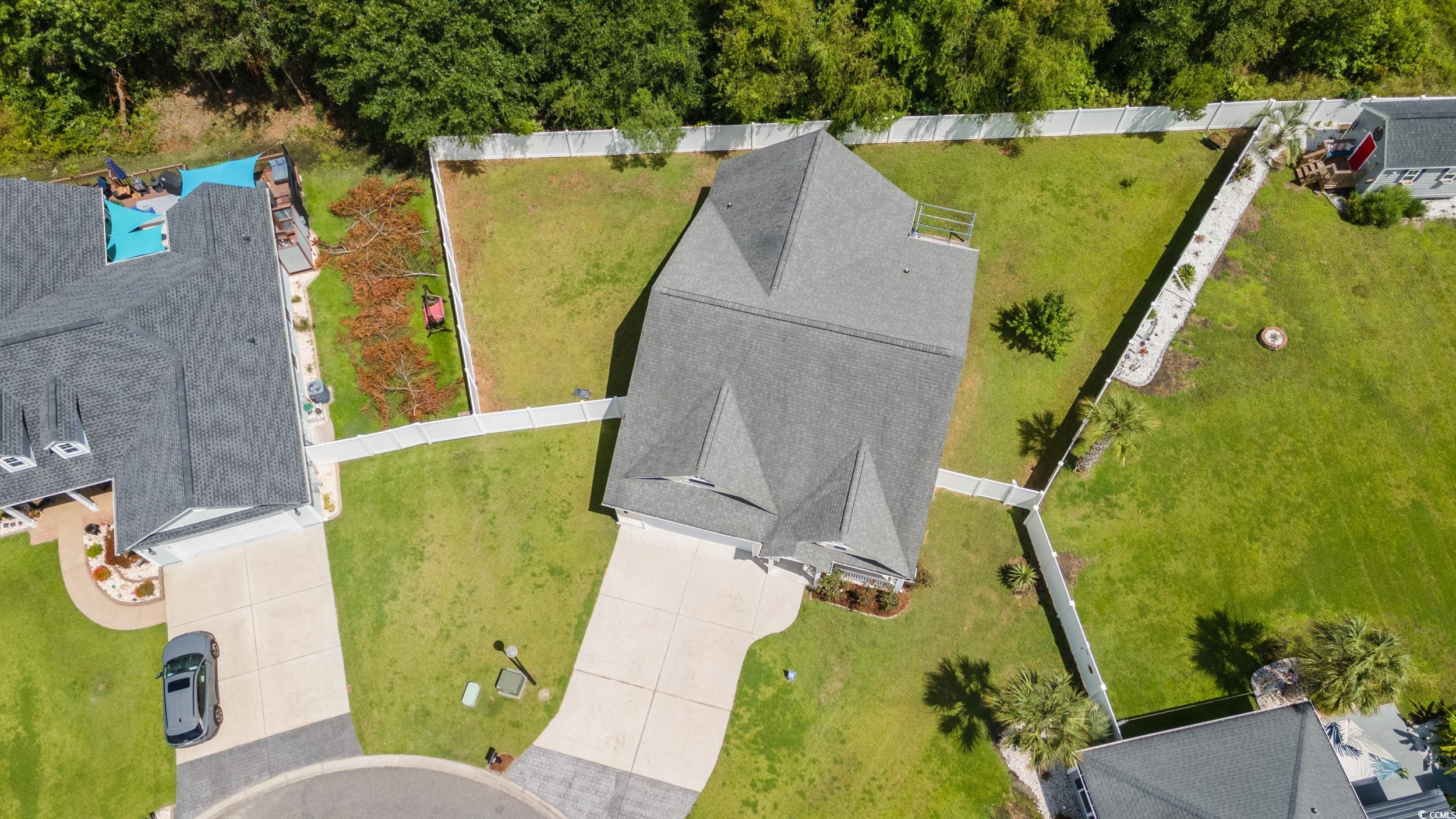 221 Maple Oak Dr. Property Photo 25