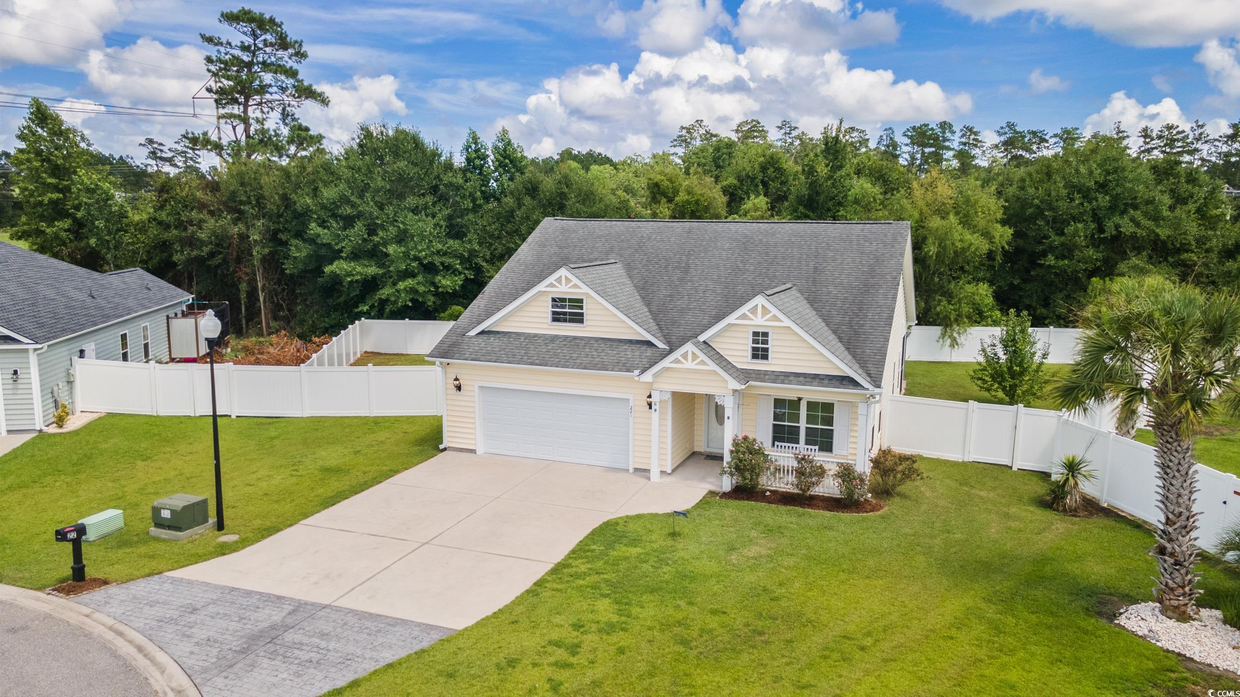 221 Maple Oak Dr. Property Photo 28