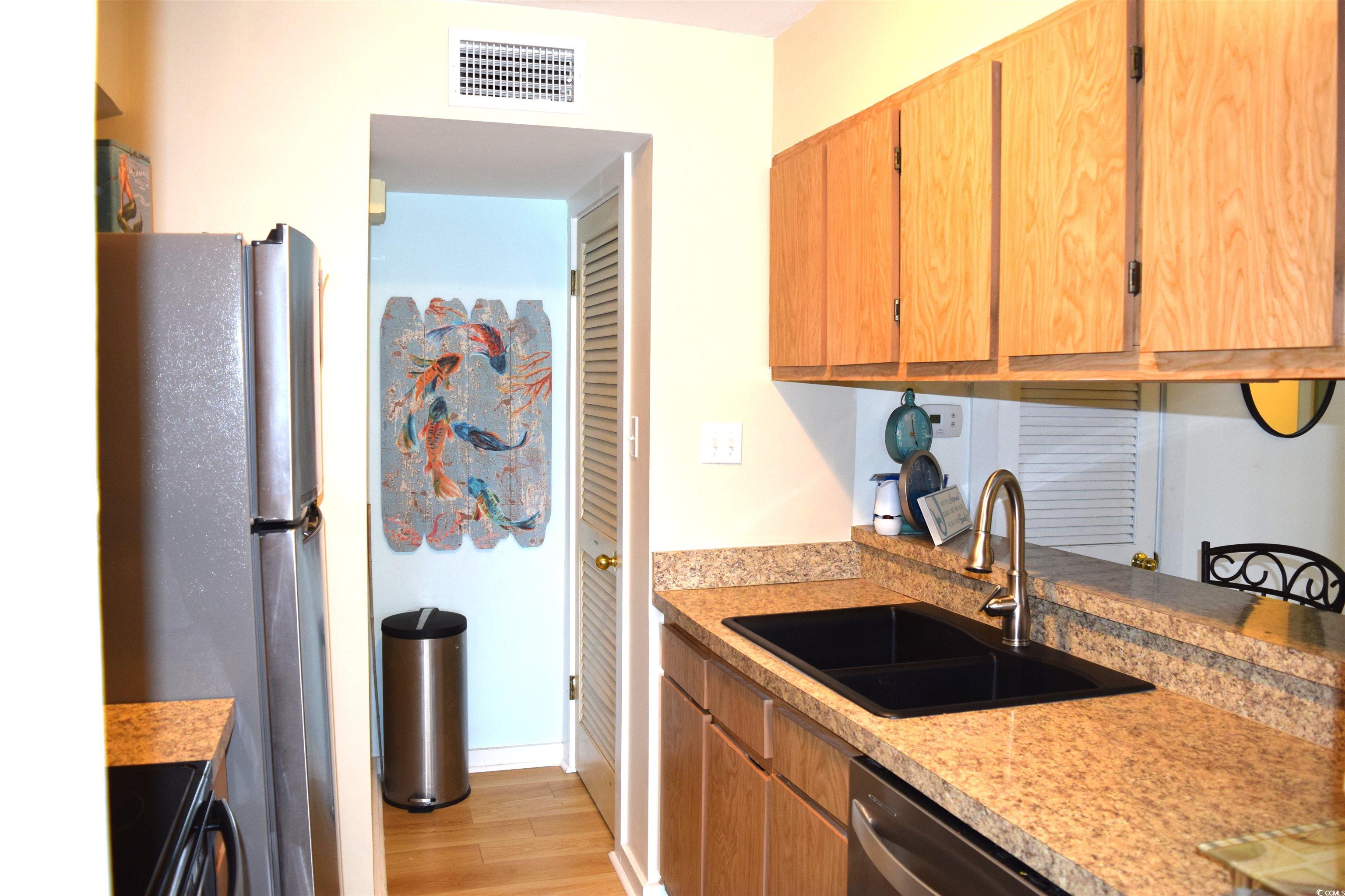 9661 Shore Dr. Property Photo 16