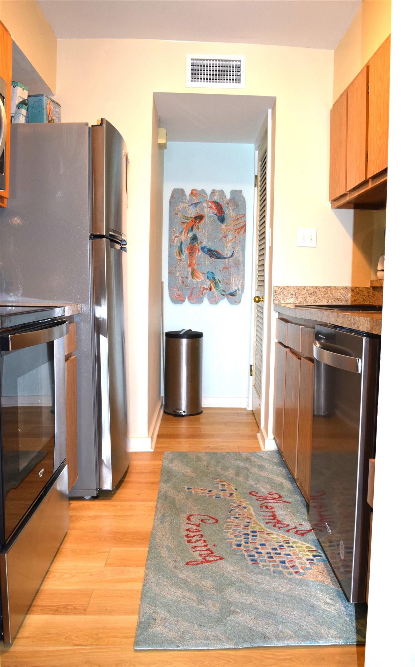 9661 Shore Dr. Property Photo 17