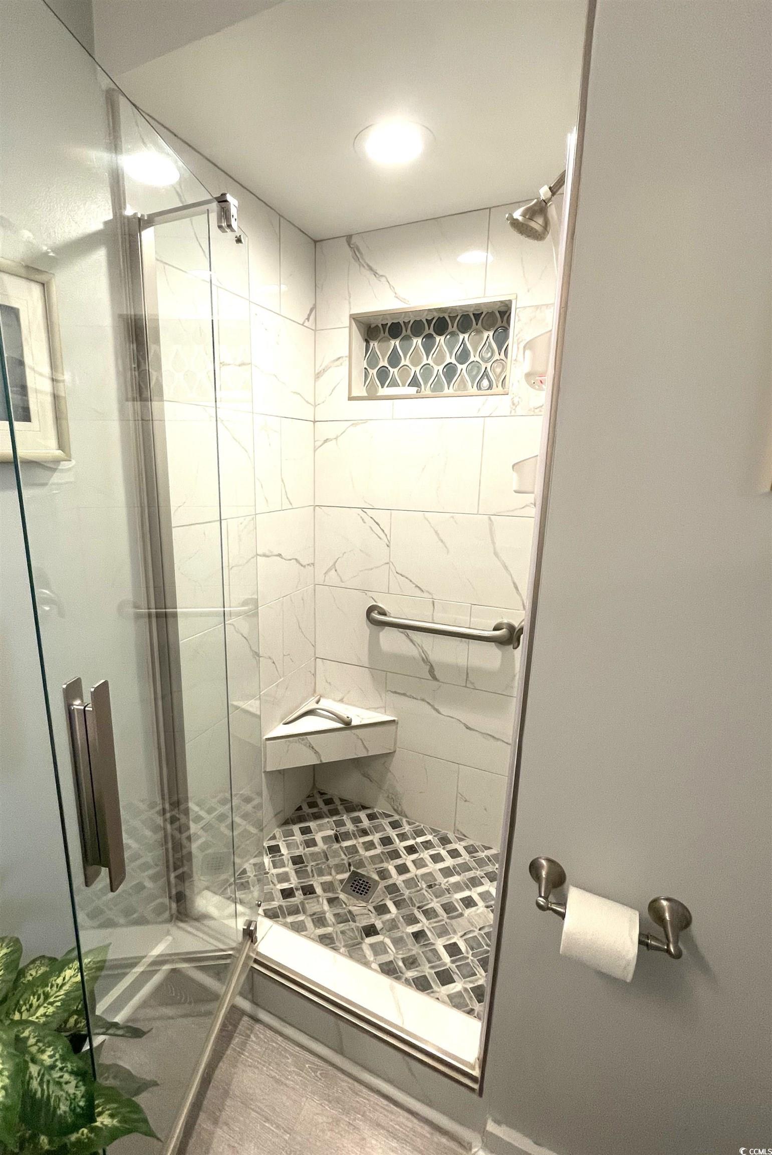 9661 Shore Dr. Property Photo 25