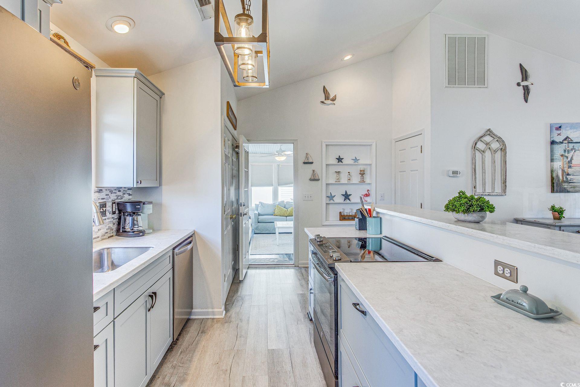 256 Melody Gardens Dr. Property Photo 4