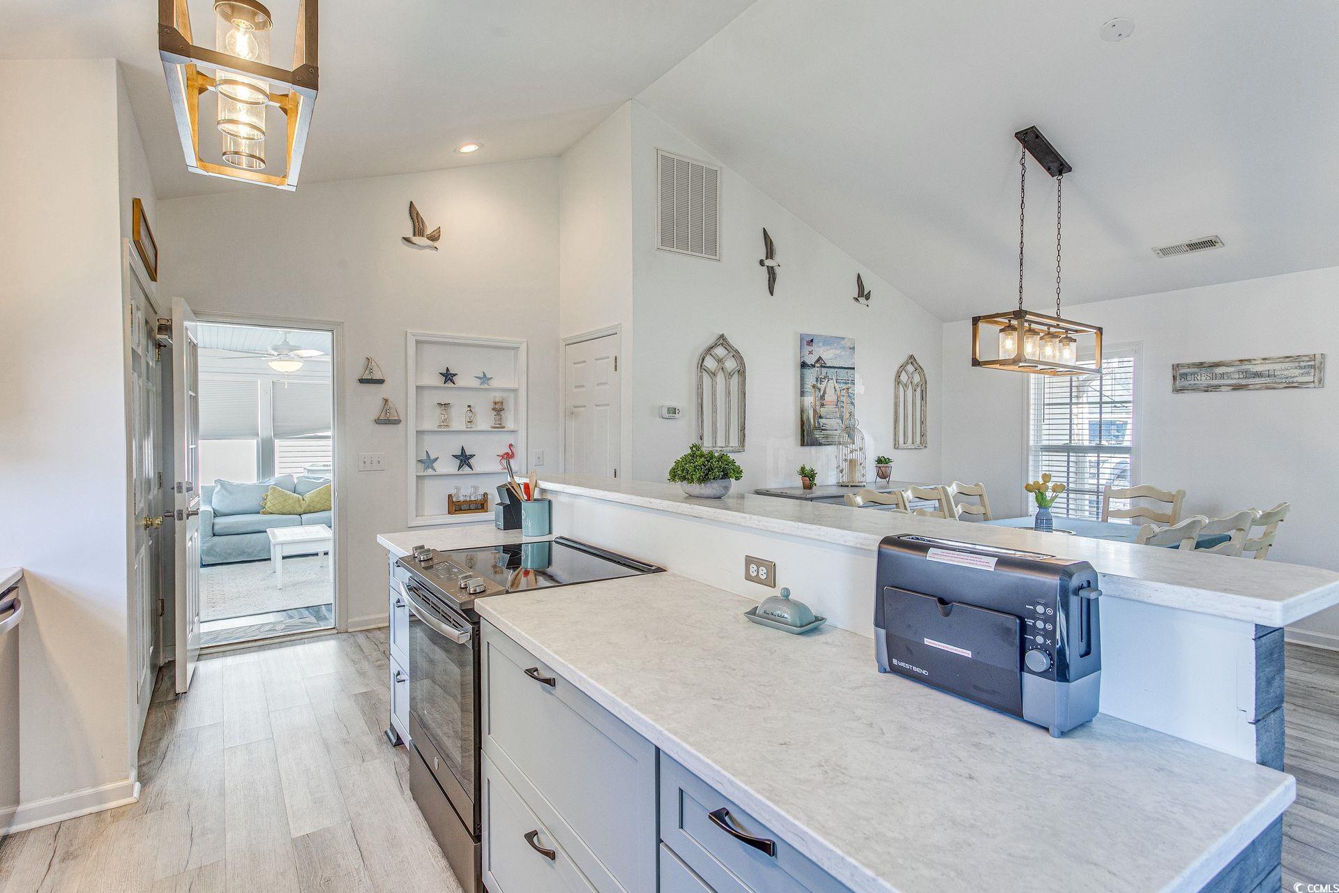 256 Melody Gardens Dr. Property Photo 5