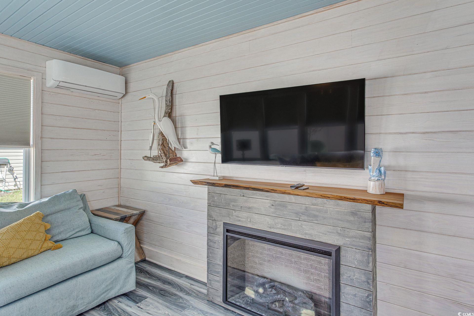 256 Melody Gardens Dr. Property Photo 8