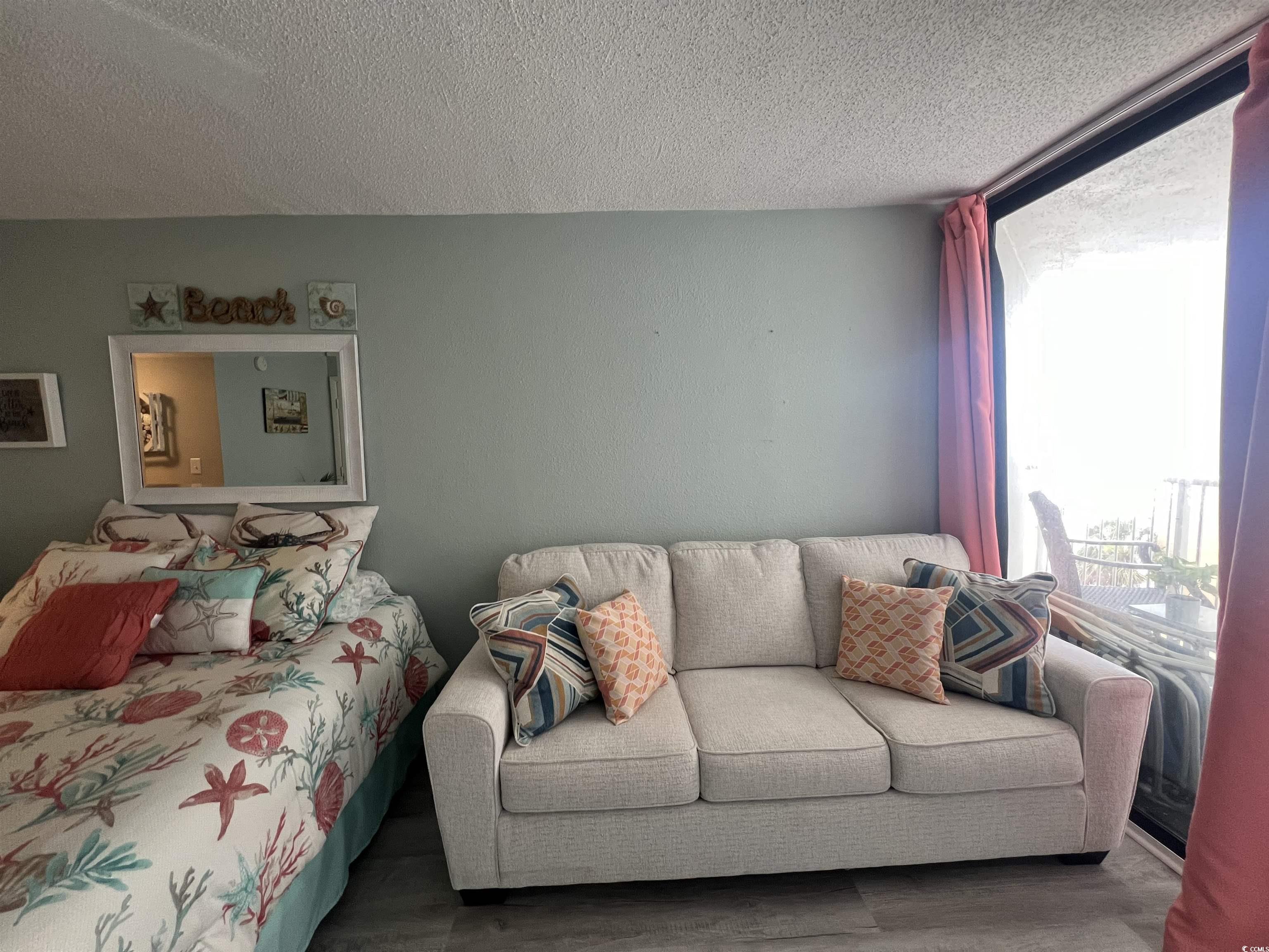 9550 Shore Dr. Property Photo 9