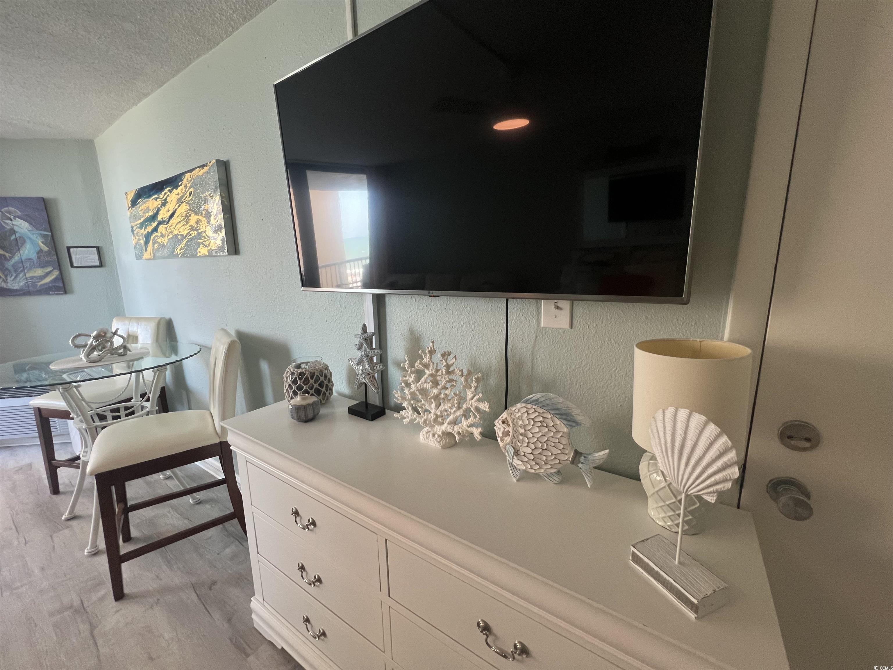 9550 Shore Dr. Property Photo 12