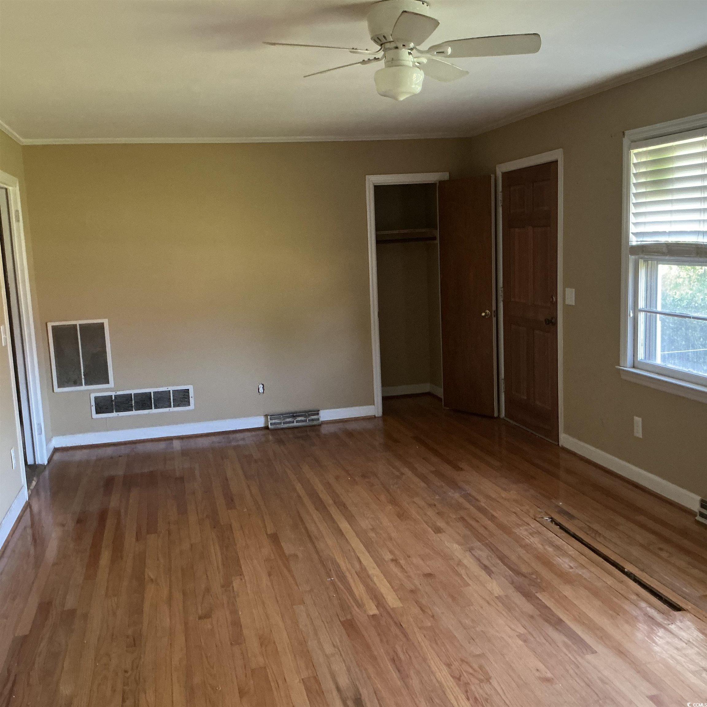 807 E Wilson St. Property Photo 8