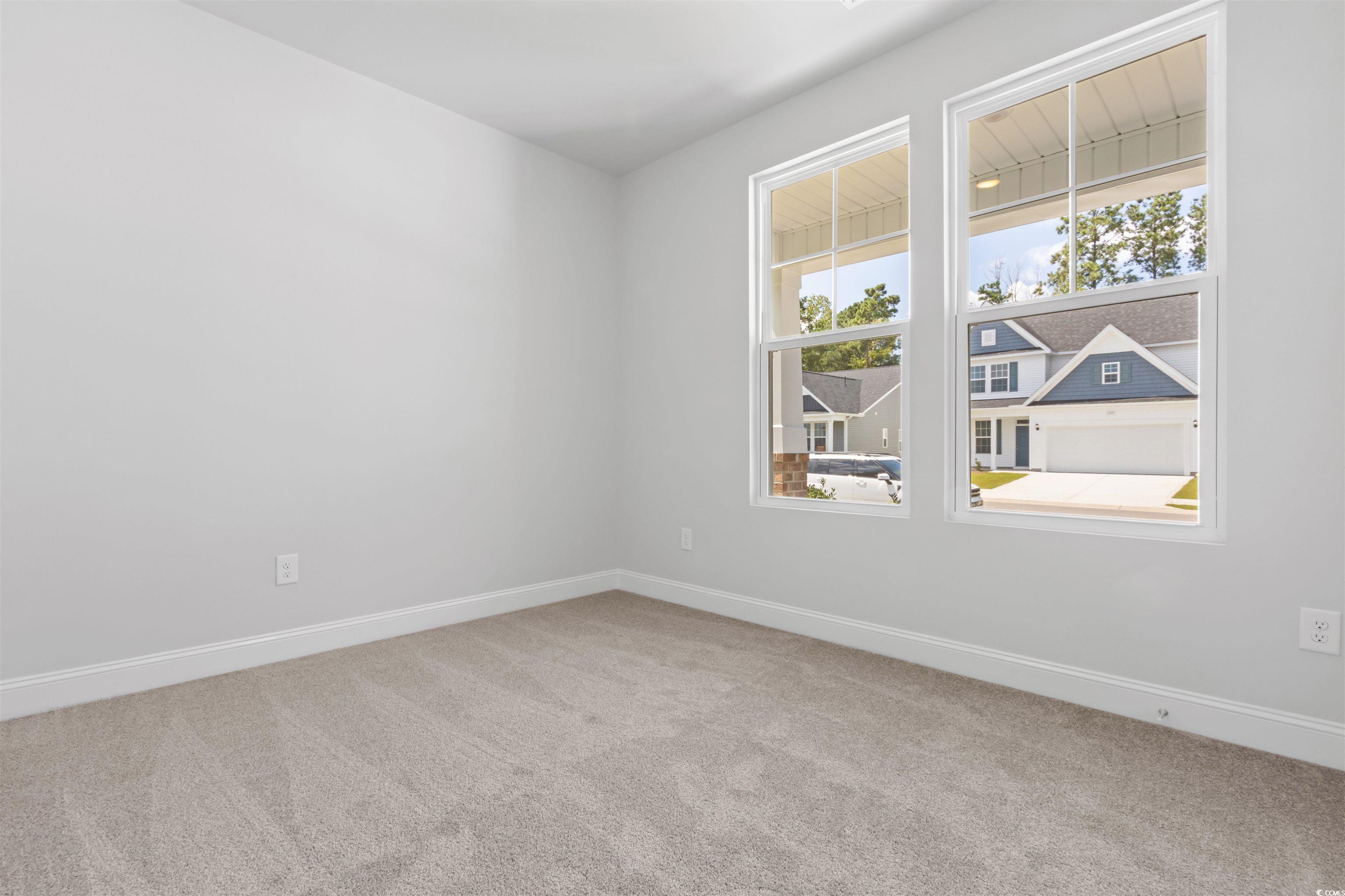 1045 Nw Rosefield Way Property Photo 3