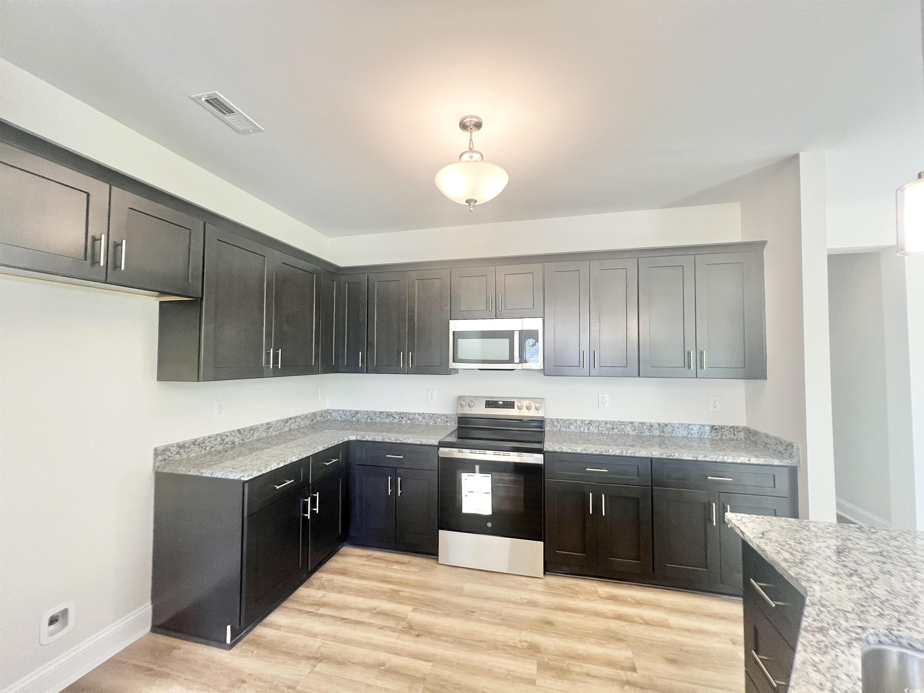 5288 Old Forest Dr. Property Photo 5