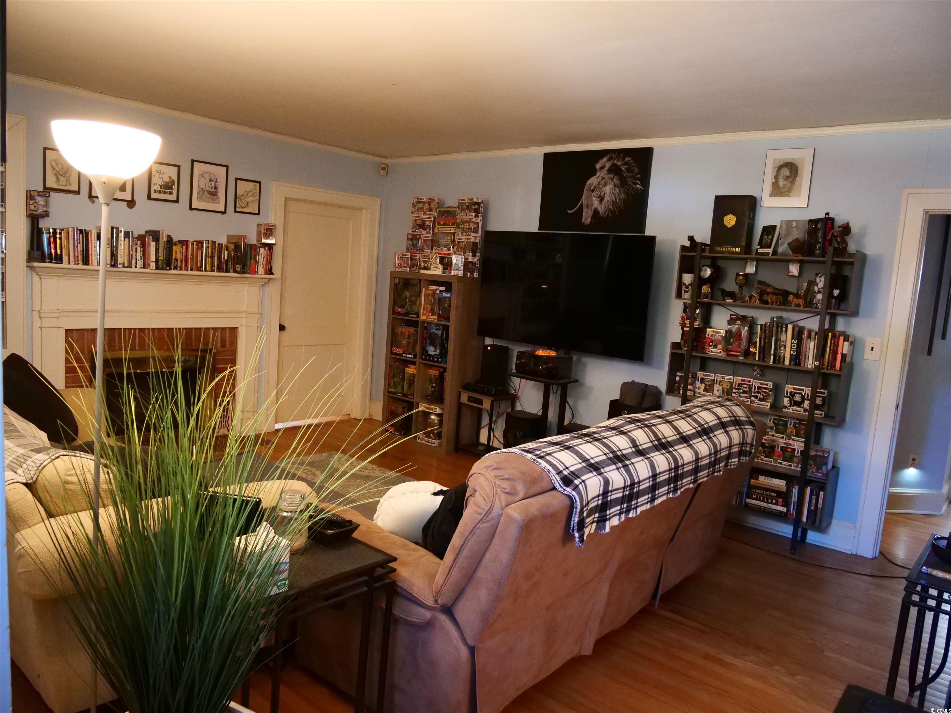 1713 Oak St. Property Photo 7