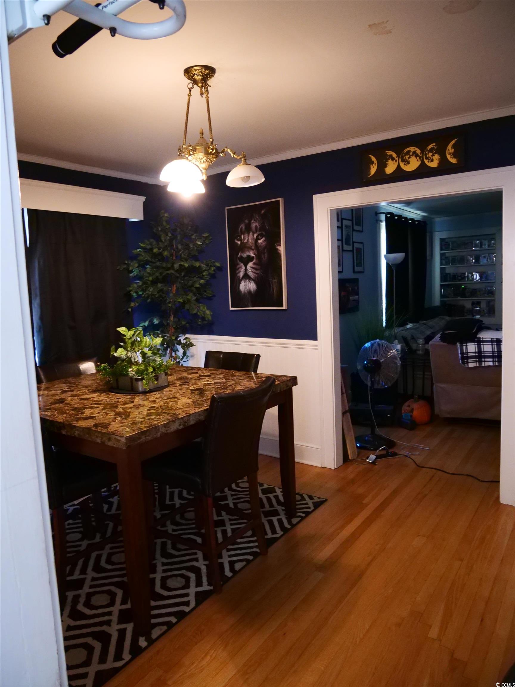 1713 Oak St. Property Photo 8