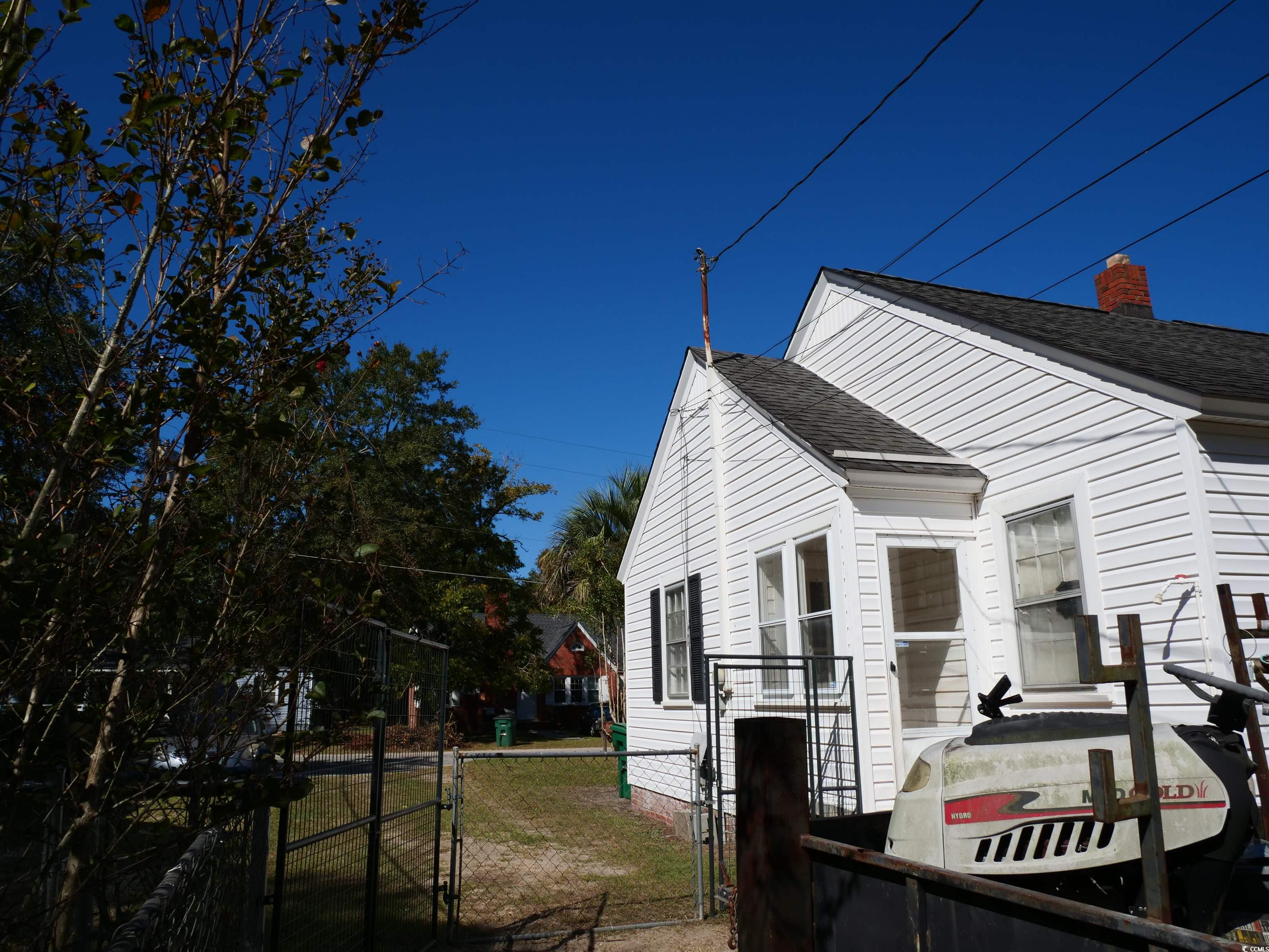 1713 Oak St. Property Photo 24