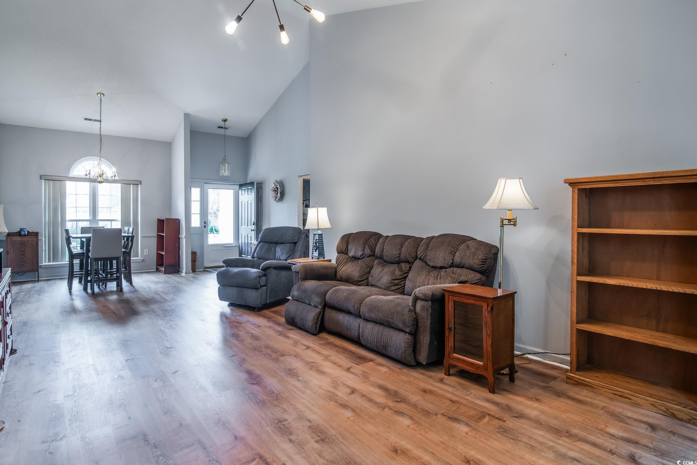 1052 Vestry Dr. Property Photo 8